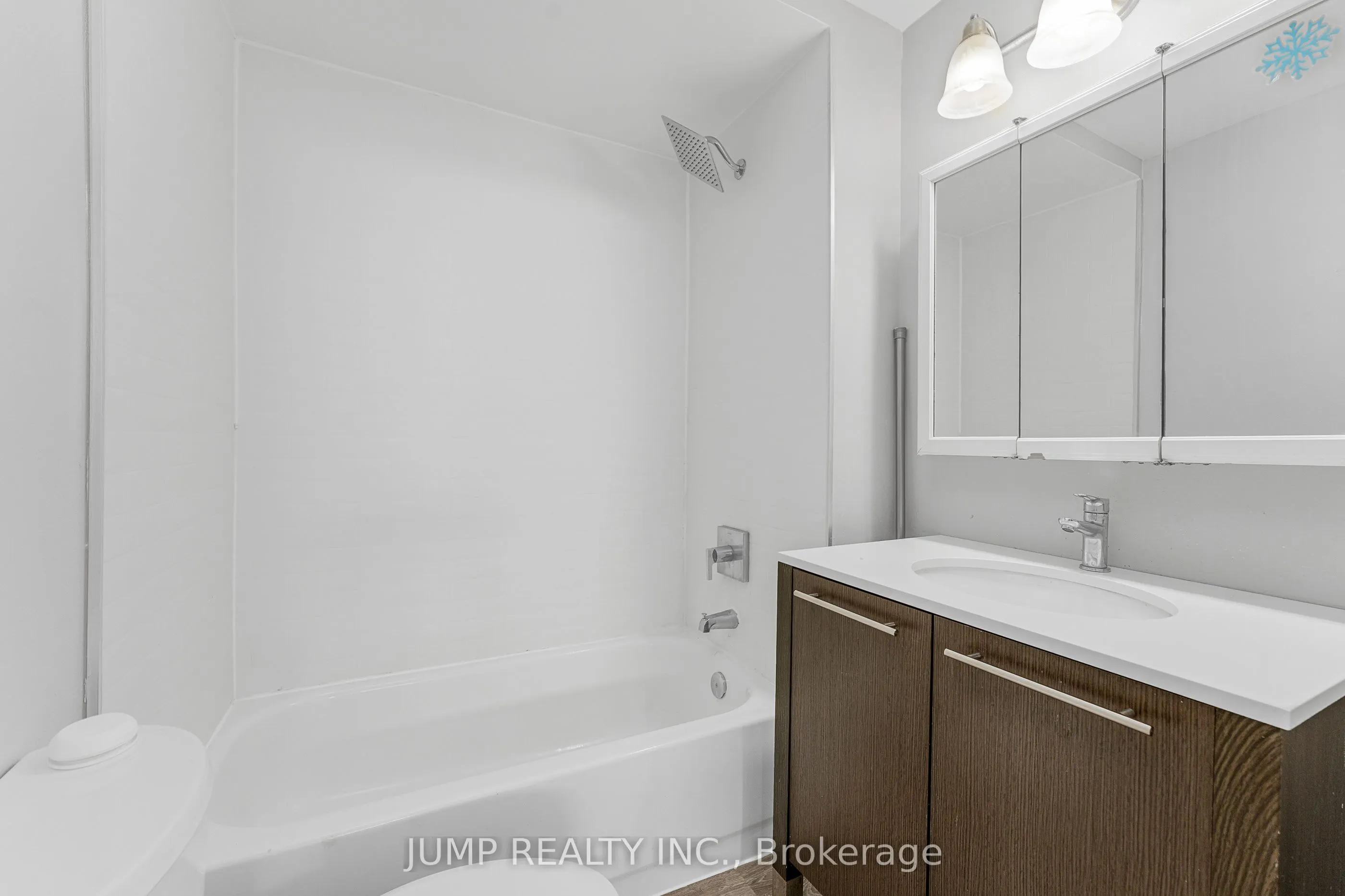 842-844 Ellrose Avenue