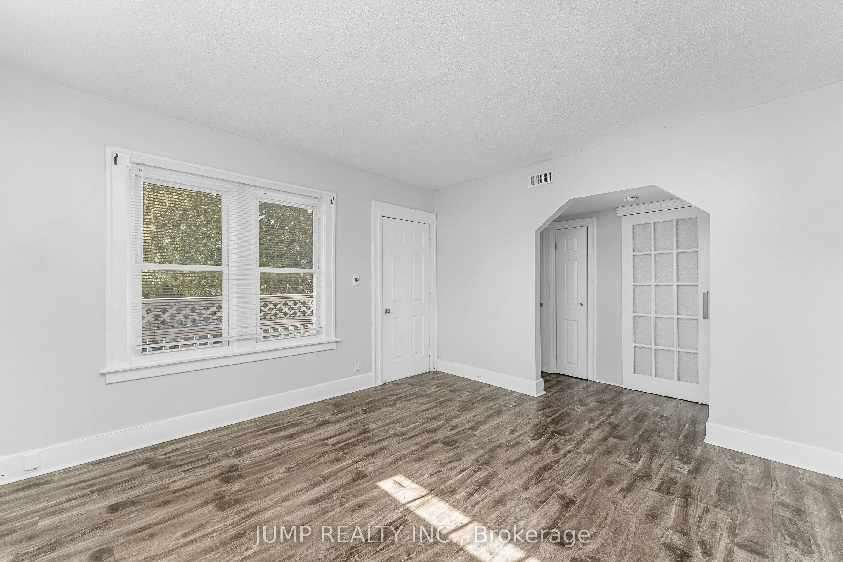 842-844 Ellrose Avenue