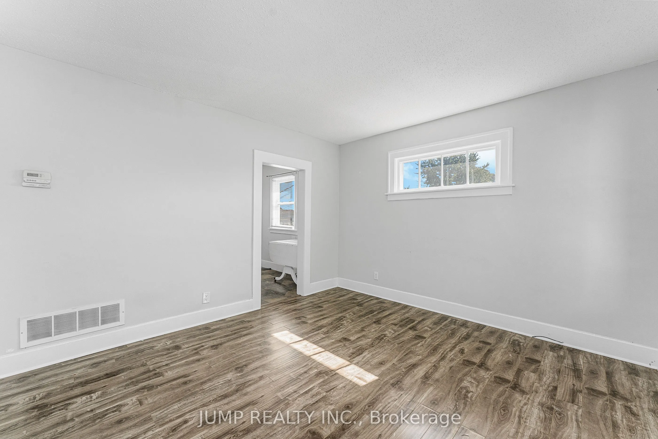 842-844 Ellrose Avenue