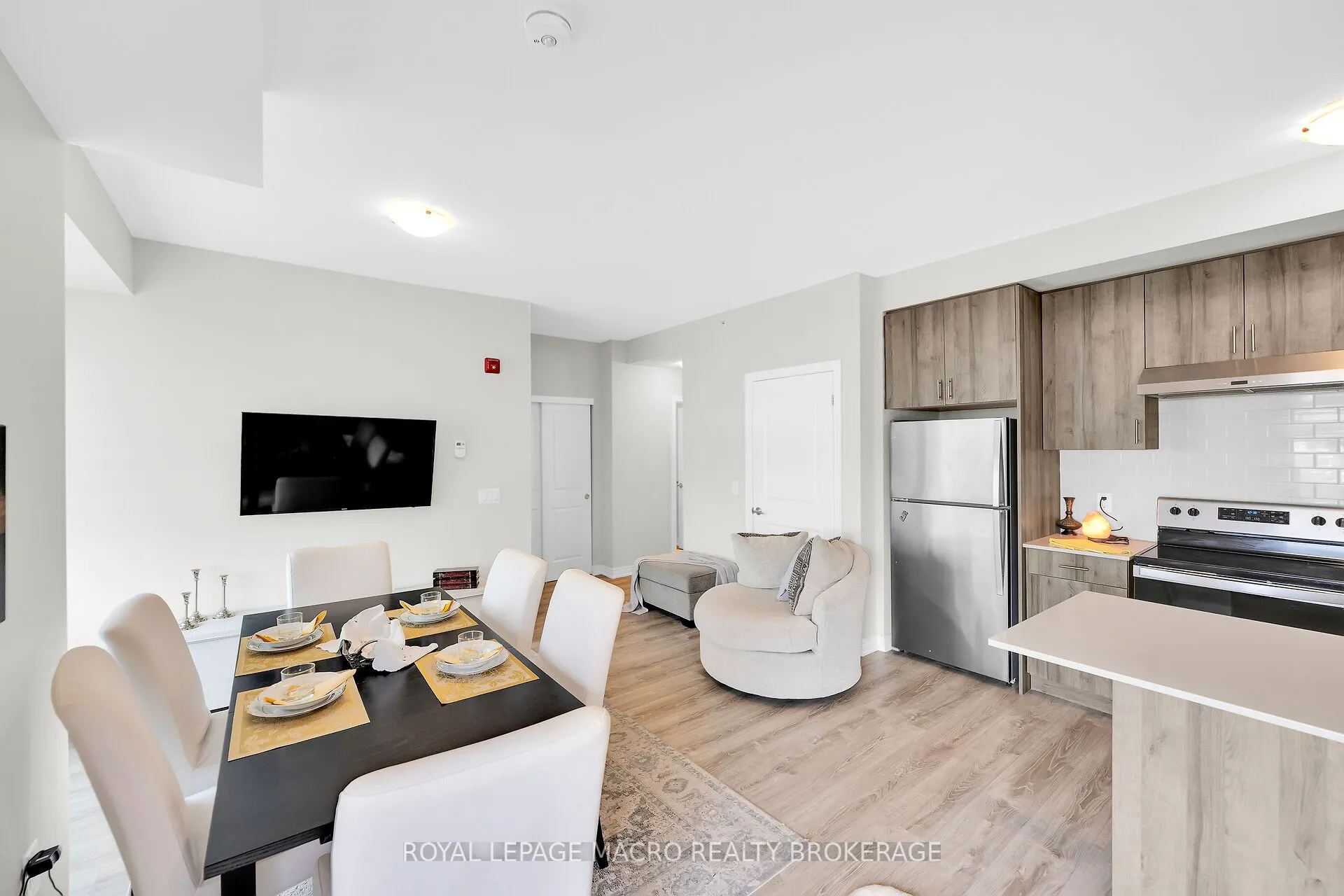 121 Highway 8, #301