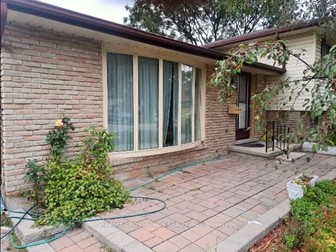 185 Appalachian Crescent, #Upper