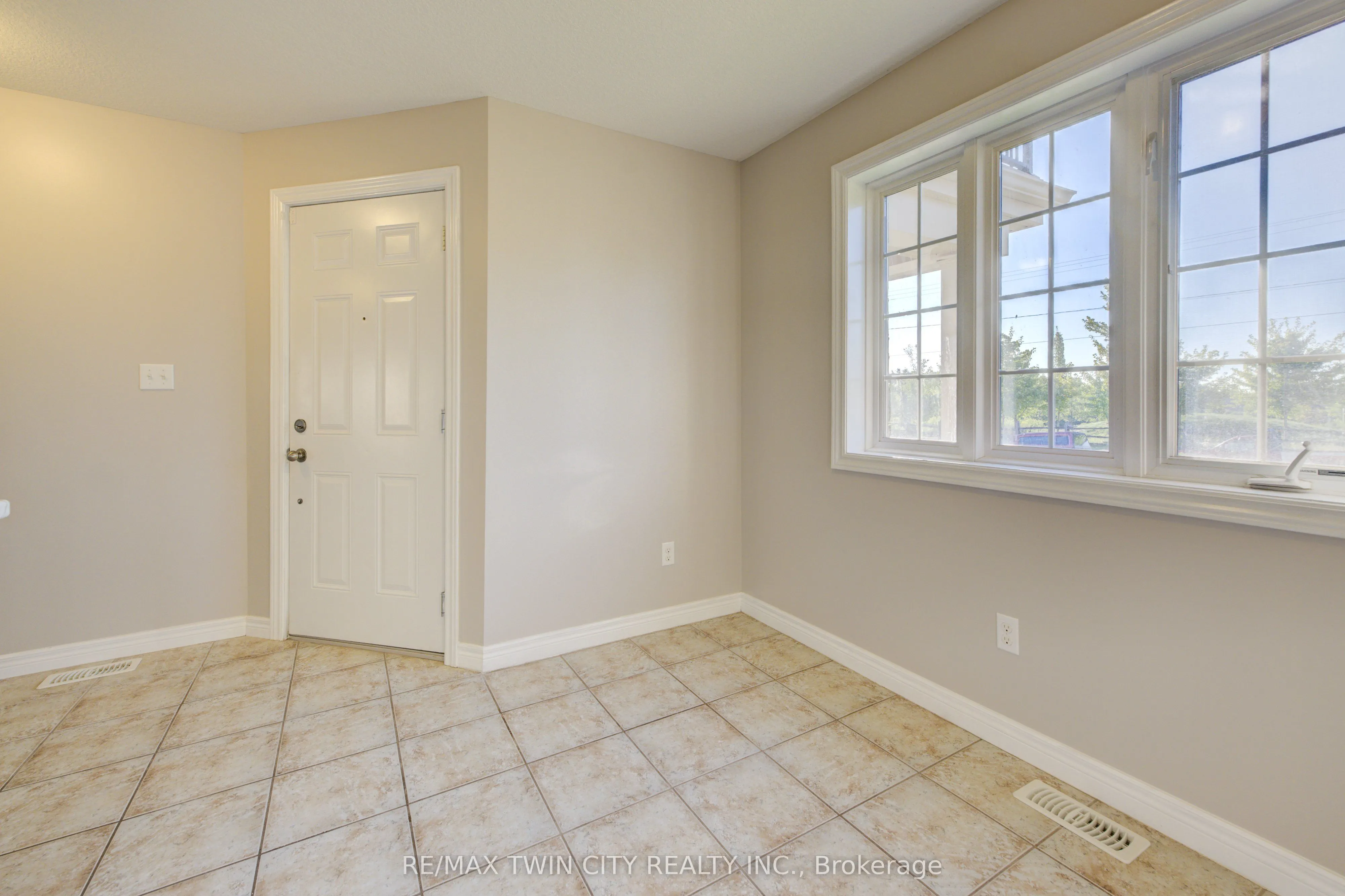 642 Woodlawn Road E, #642A