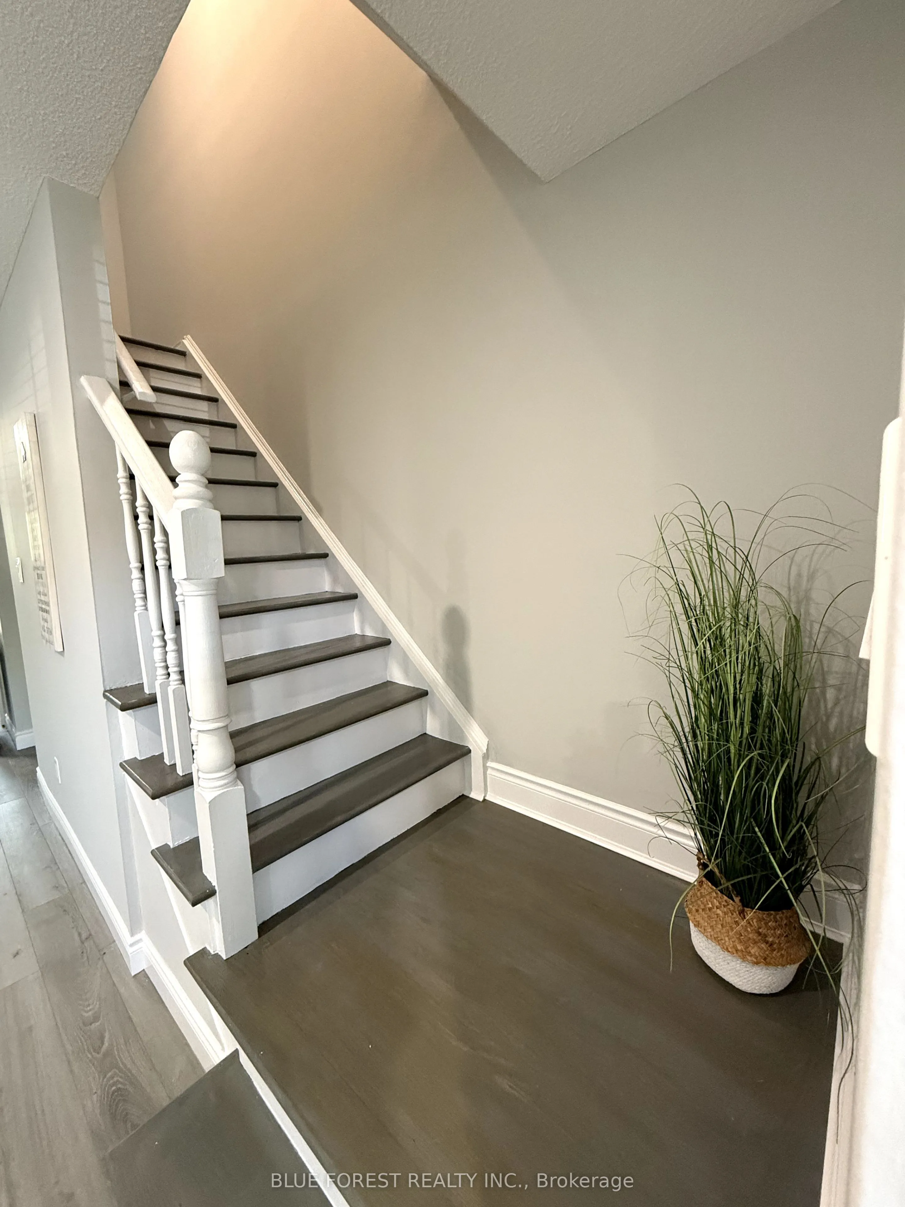991 Notre Dame Drive, #30