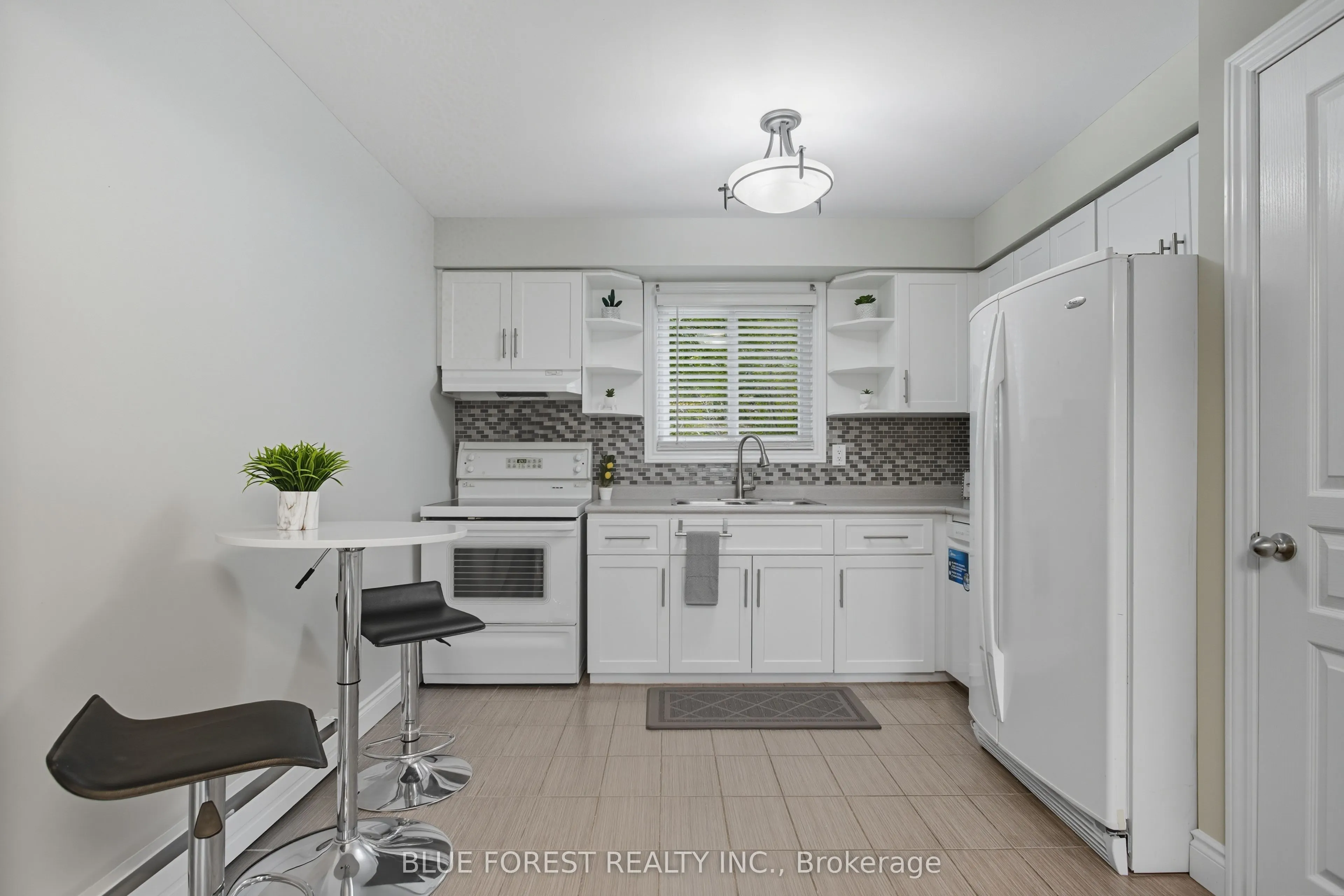991 Notre Dame Drive, #30