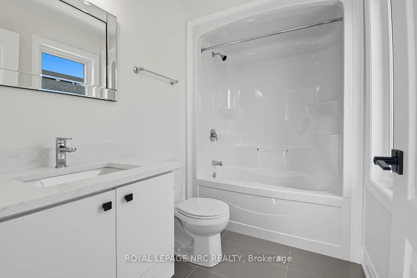 121A Moffatt Street, #13