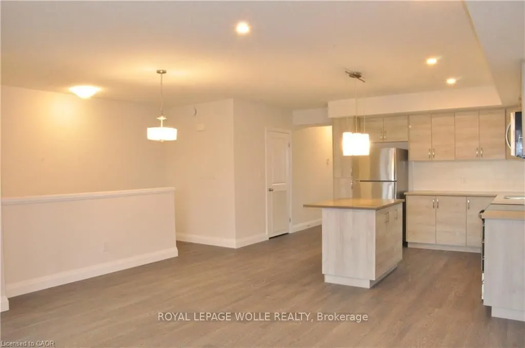 160 Rochefort Street, #D3