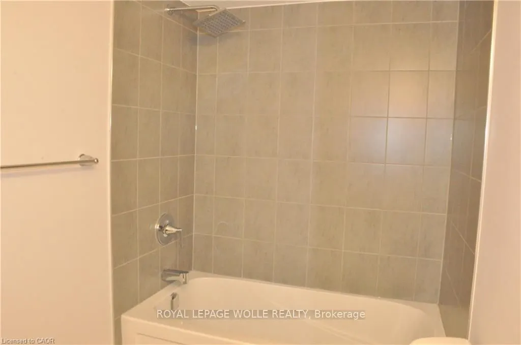 160 Rochefort Street, #D3
