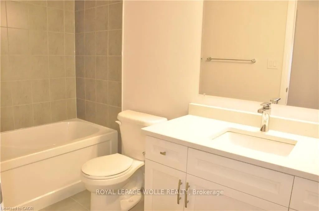 160 Rochefort Street, #D3