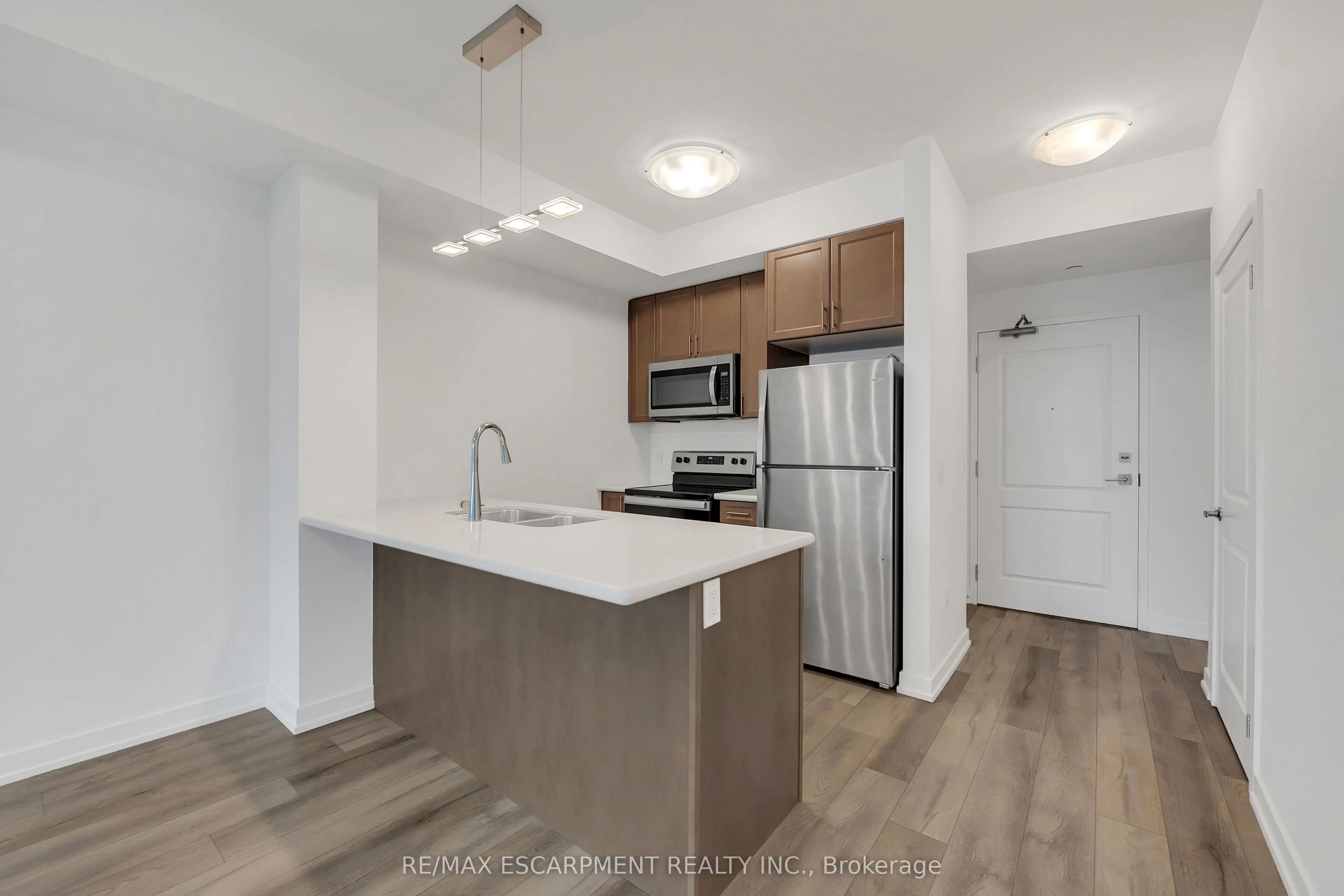 5055 Greenlane Road, #101