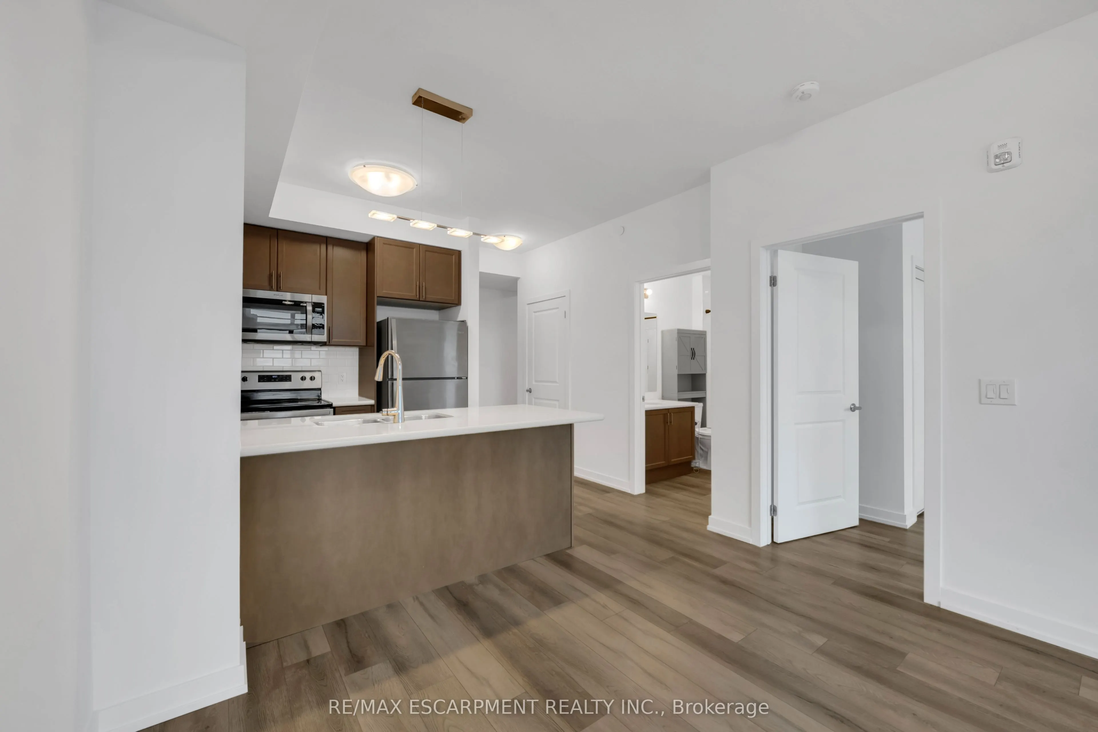 5055 Greenlane Road, #101