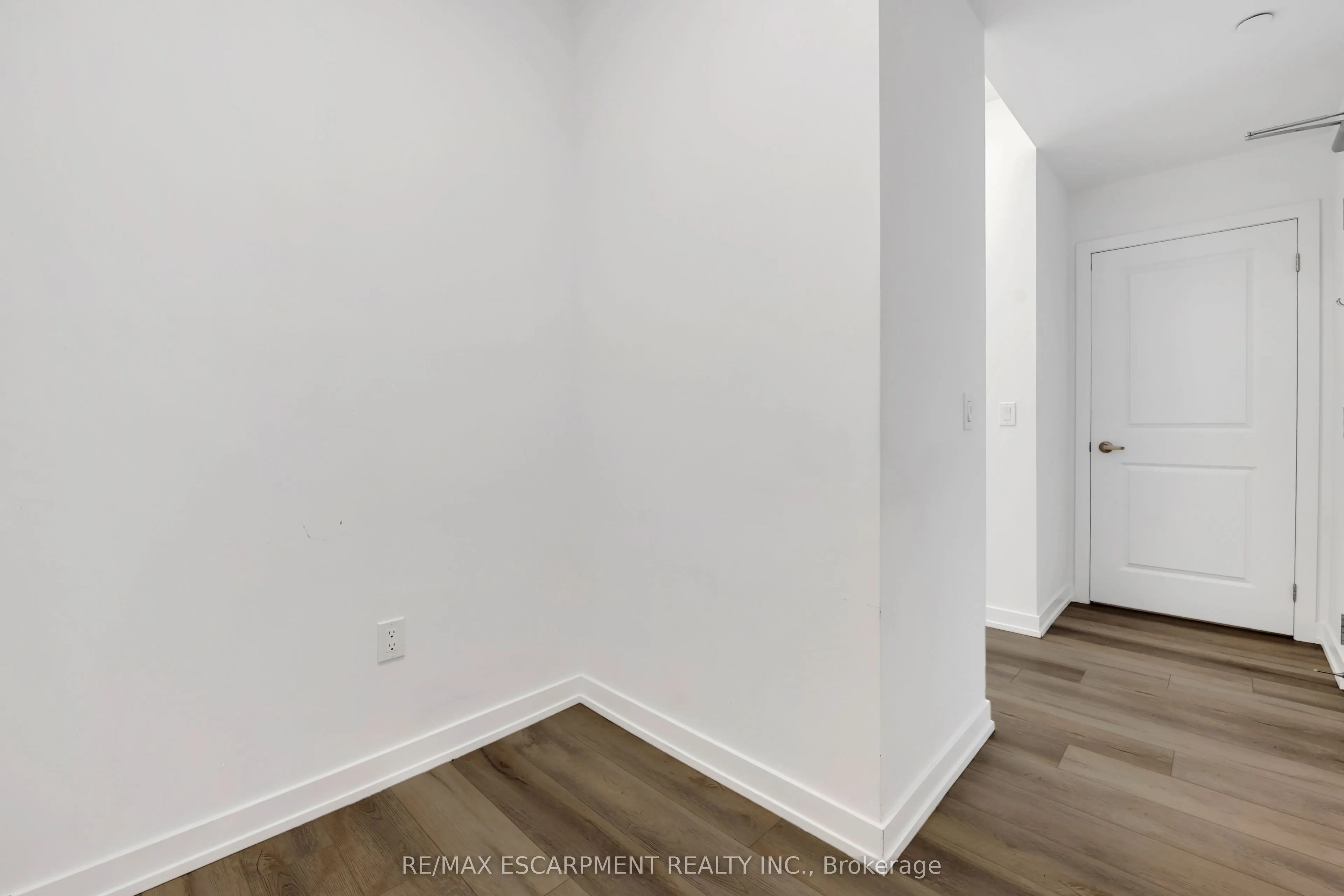 5055 Greenlane Road, #101