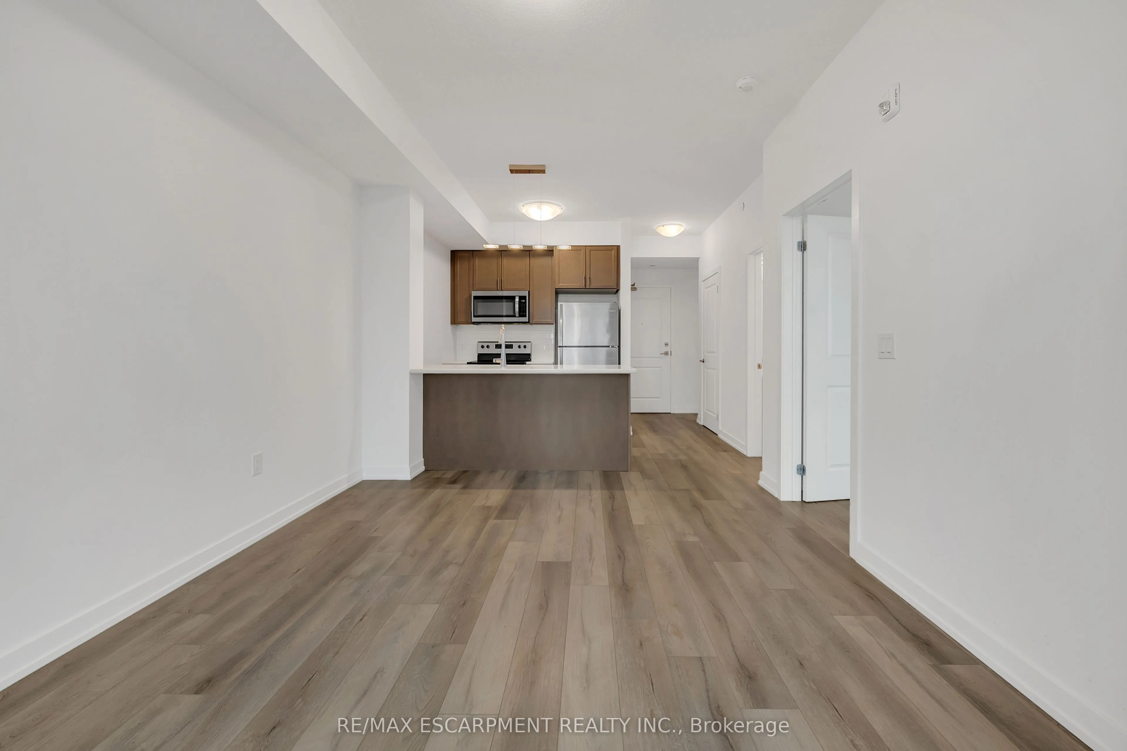 5055 Greenlane Road, #101