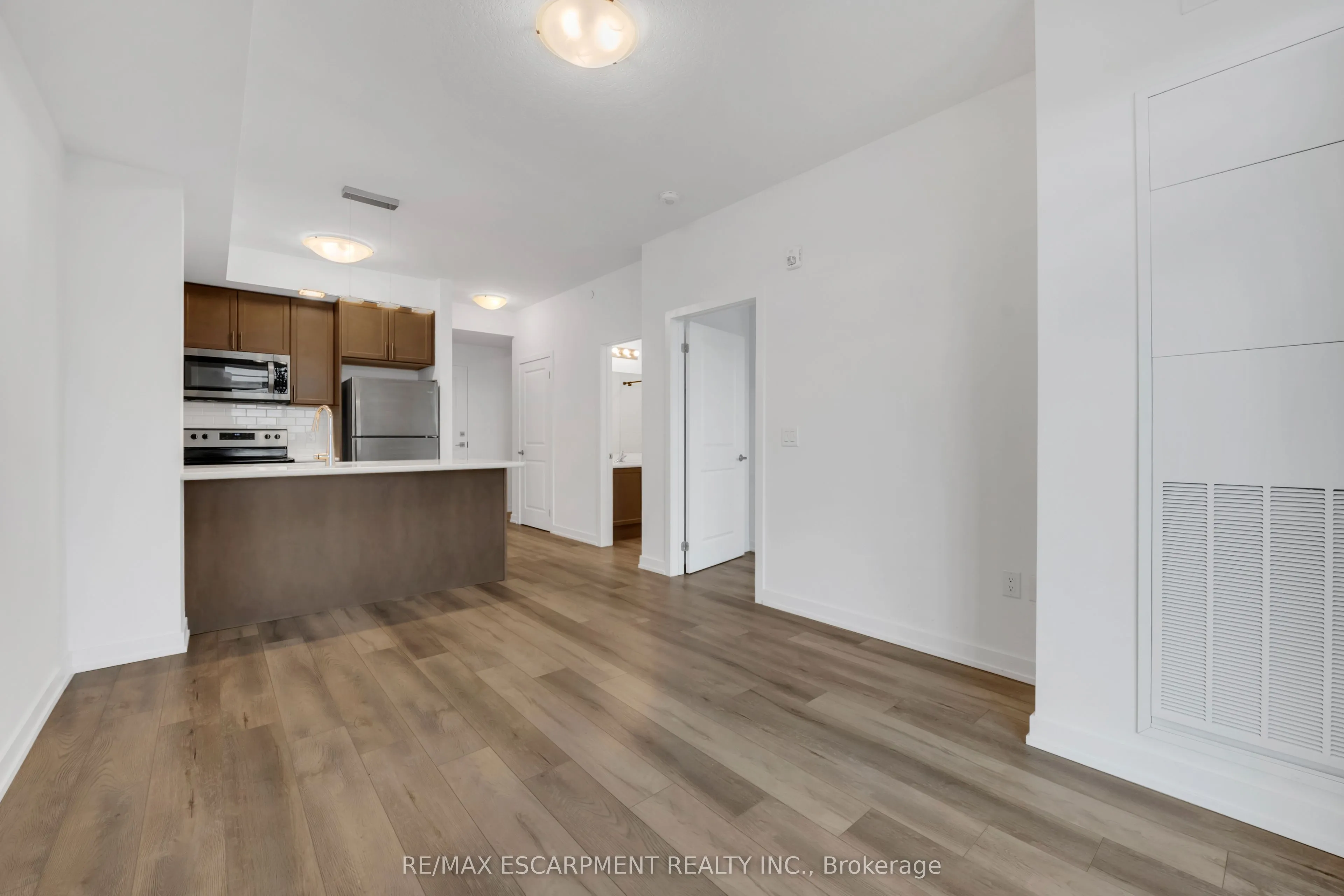 5055 Greenlane Road, #101