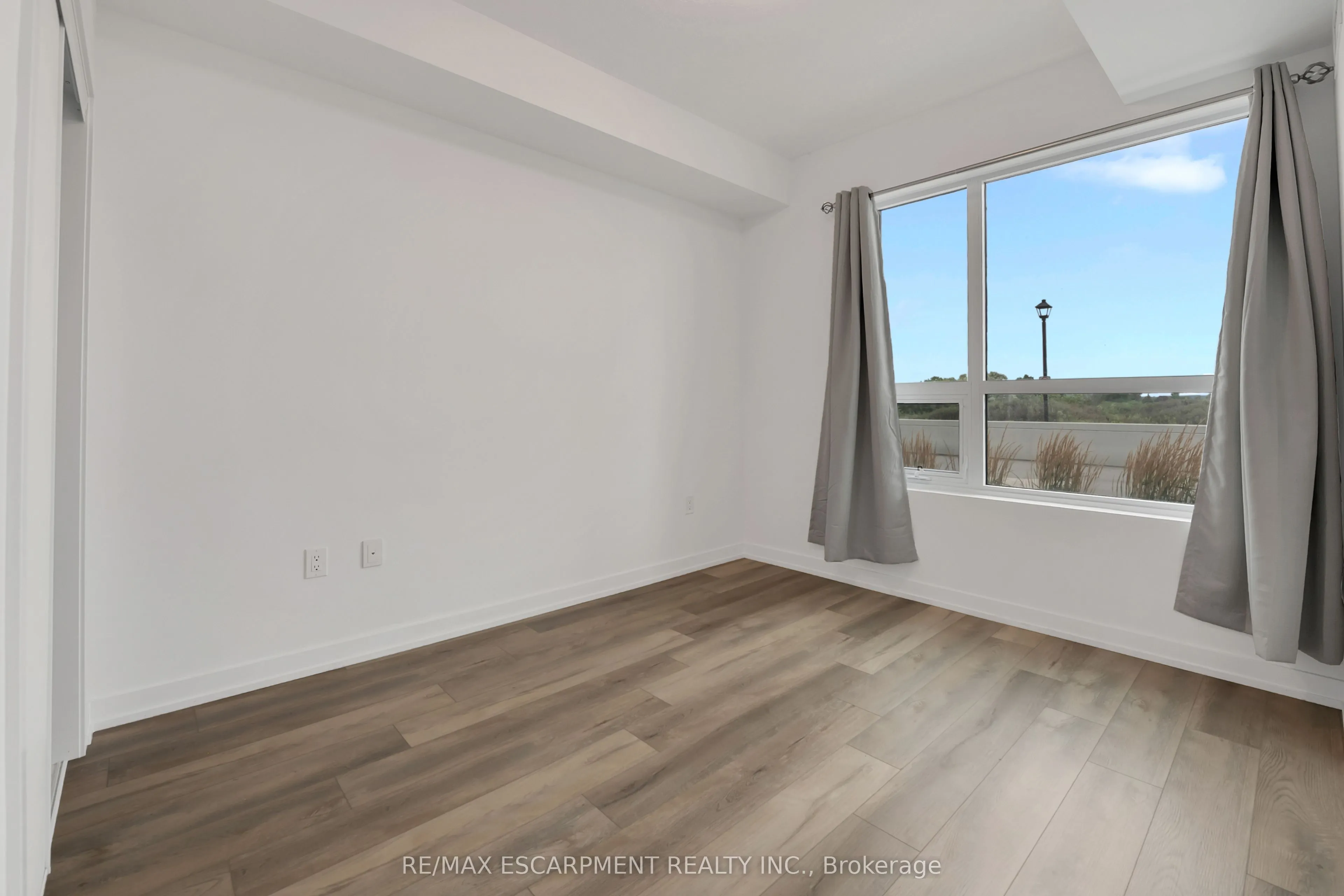 5055 Greenlane Road, #101