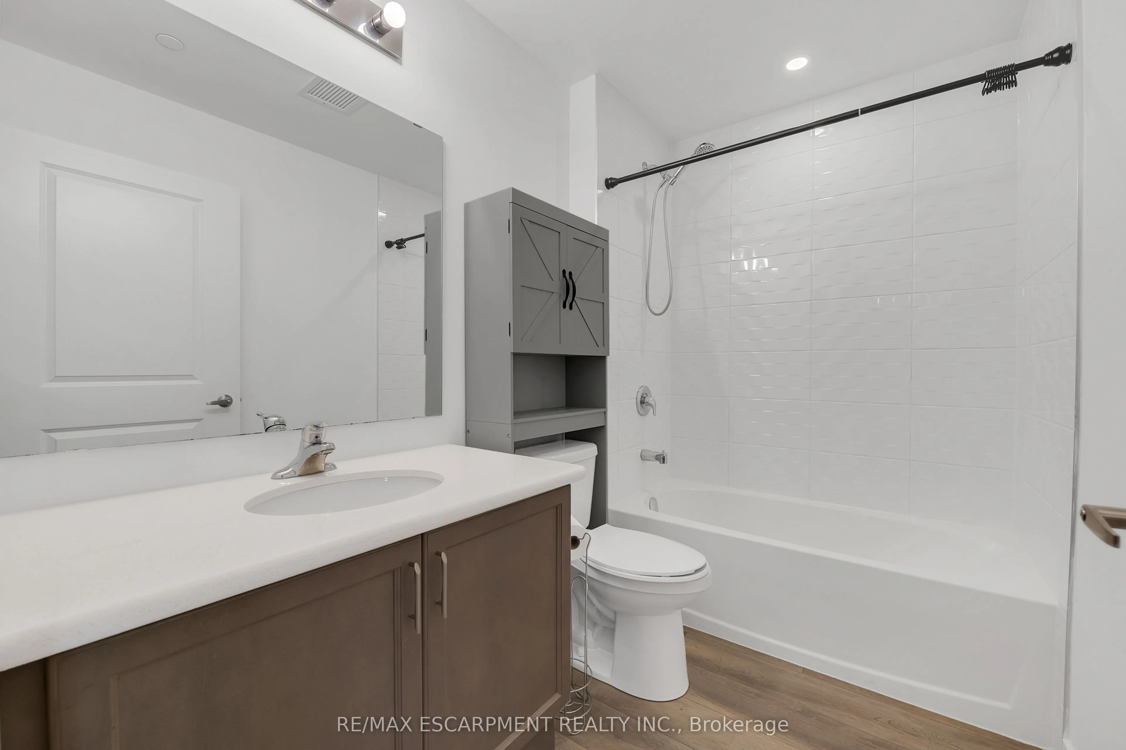 5055 Greenlane Road, #101
