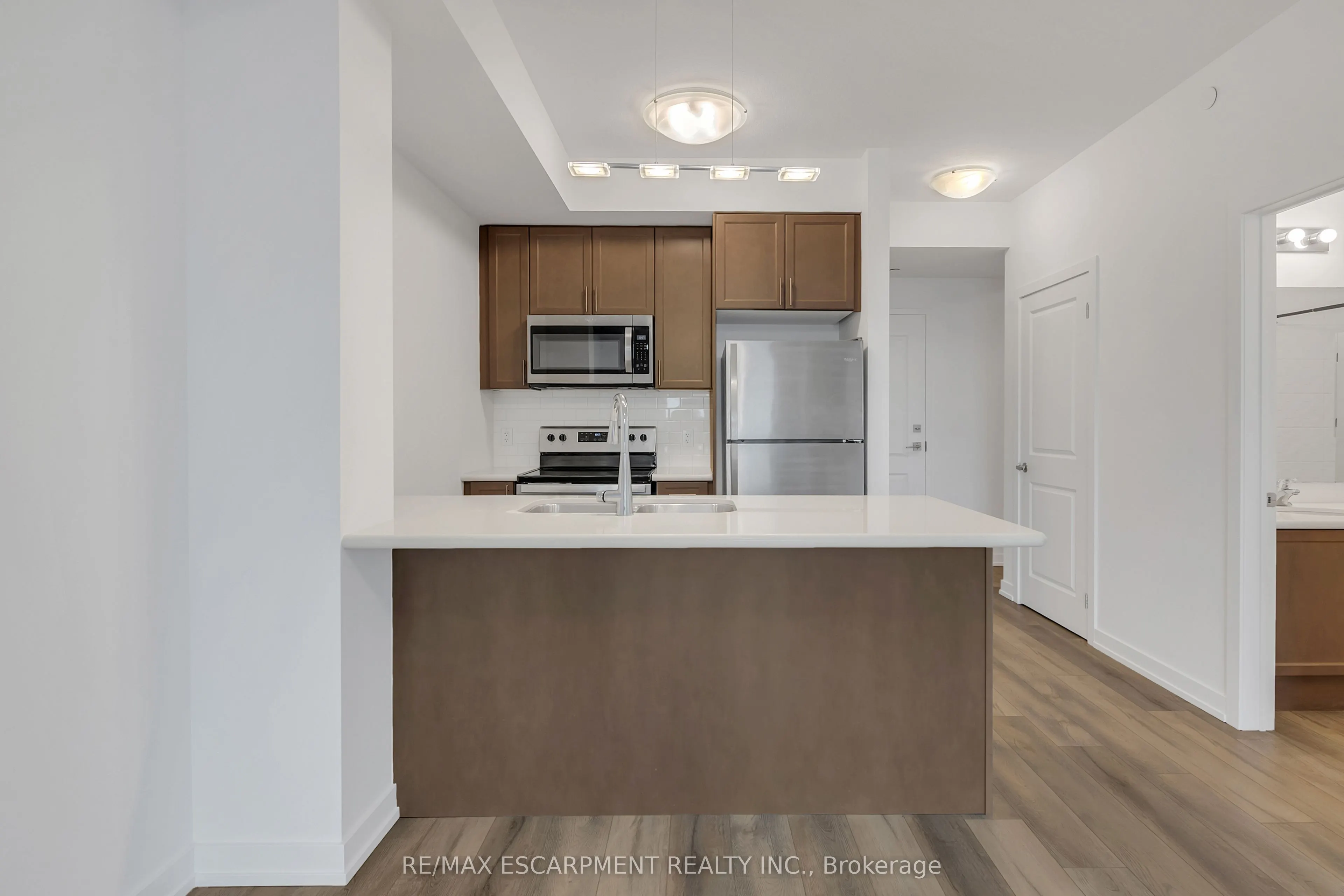 5055 Greenlane Road, #101