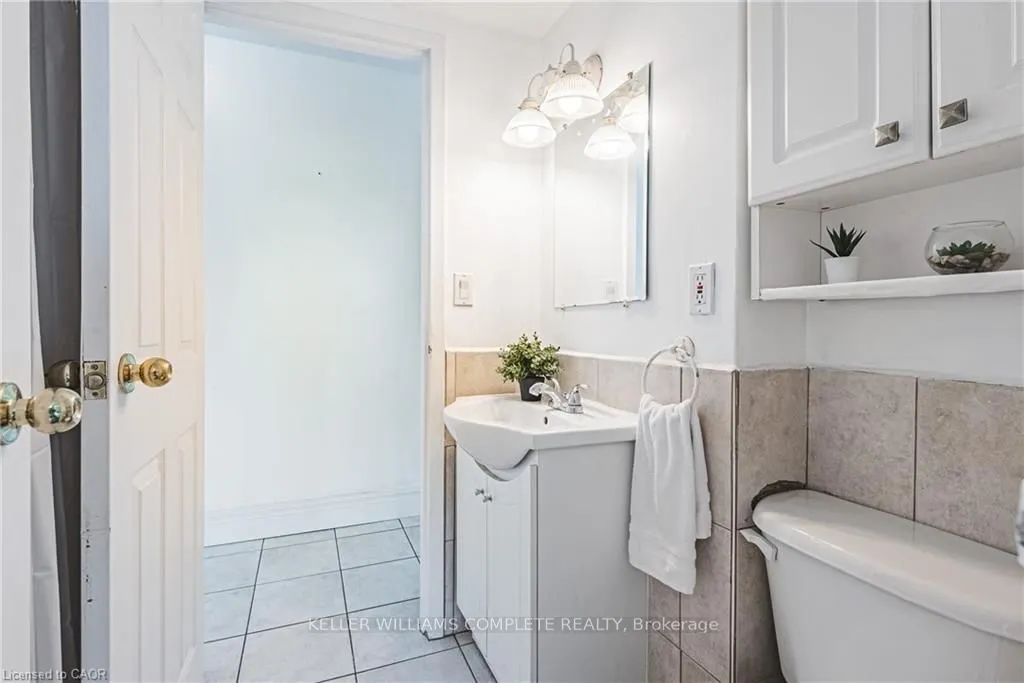 101 QUEEN Street S, #606