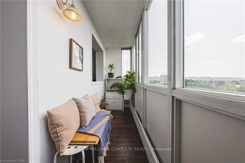 101 QUEEN Street S, #606