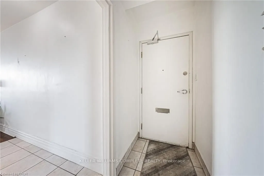 101 QUEEN Street S, #606