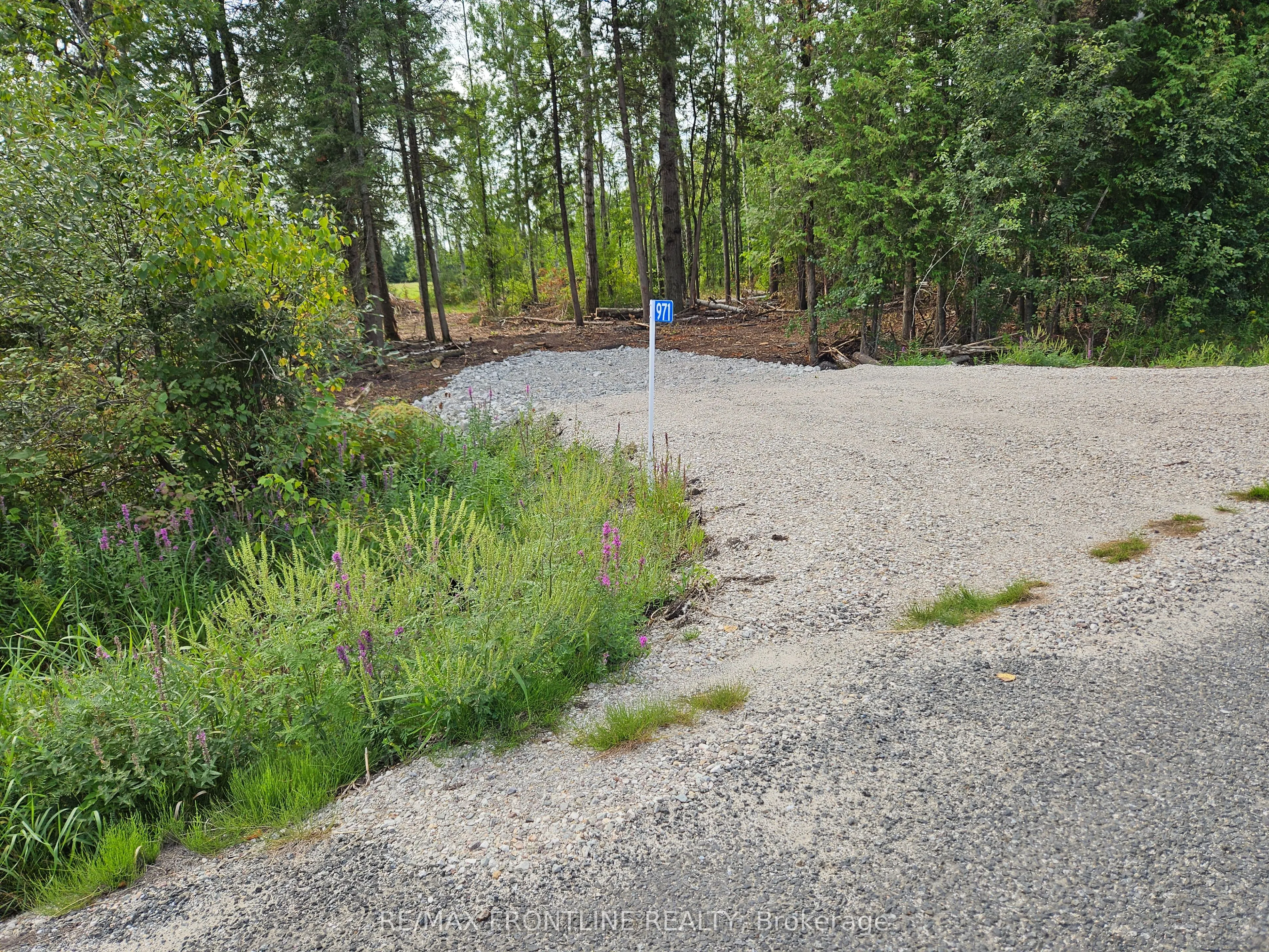 971 Bathurst 7th Concession