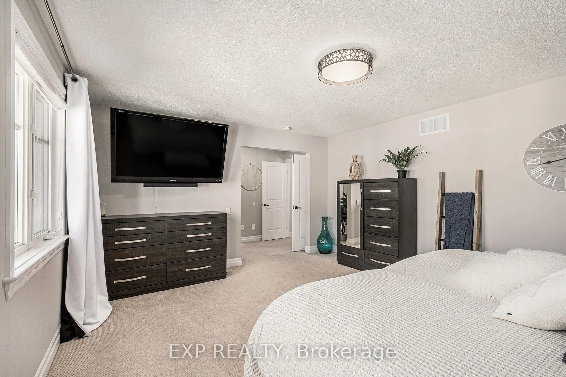 386 Andalusian Crescent