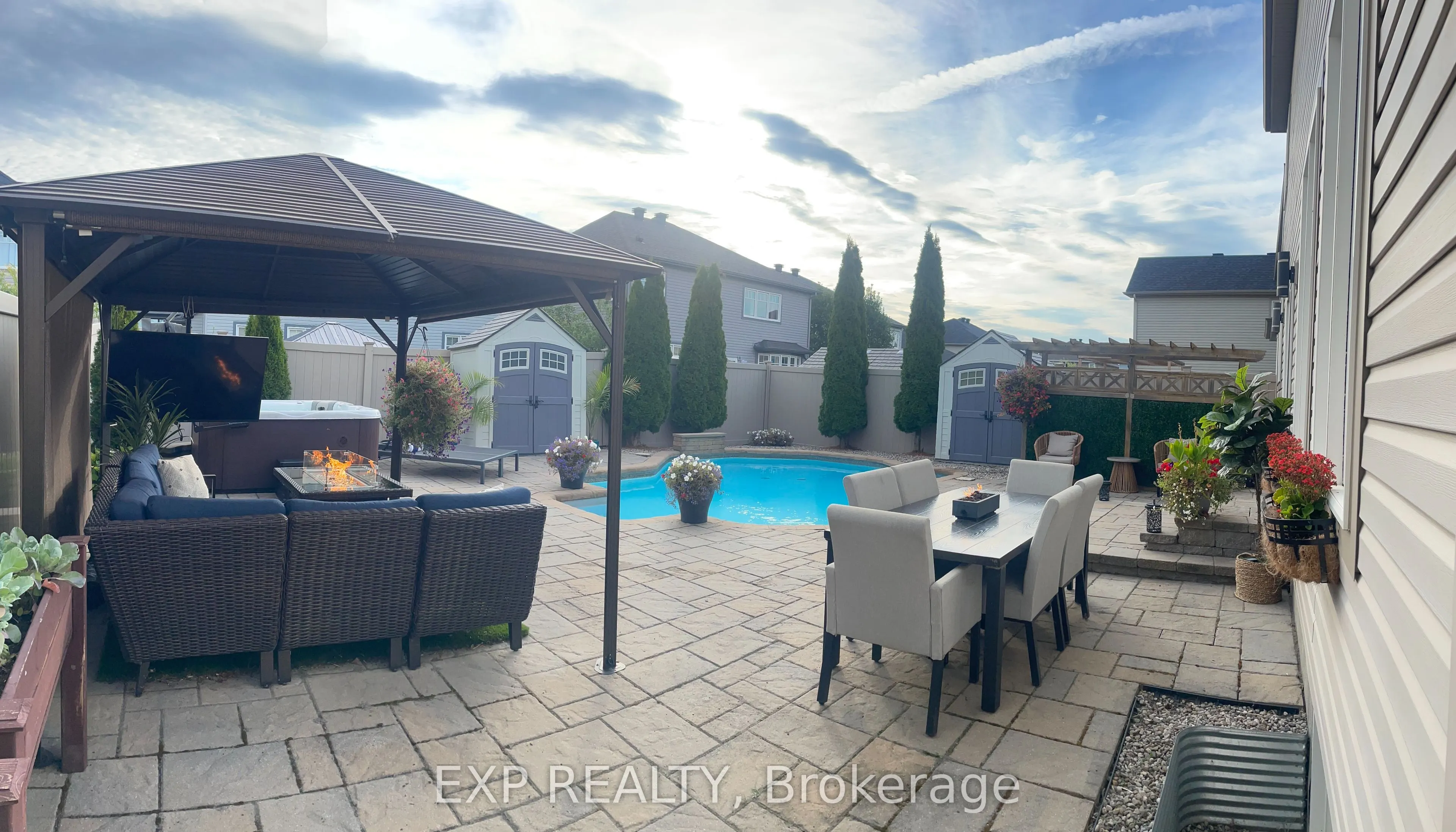 386 Andalusian Crescent