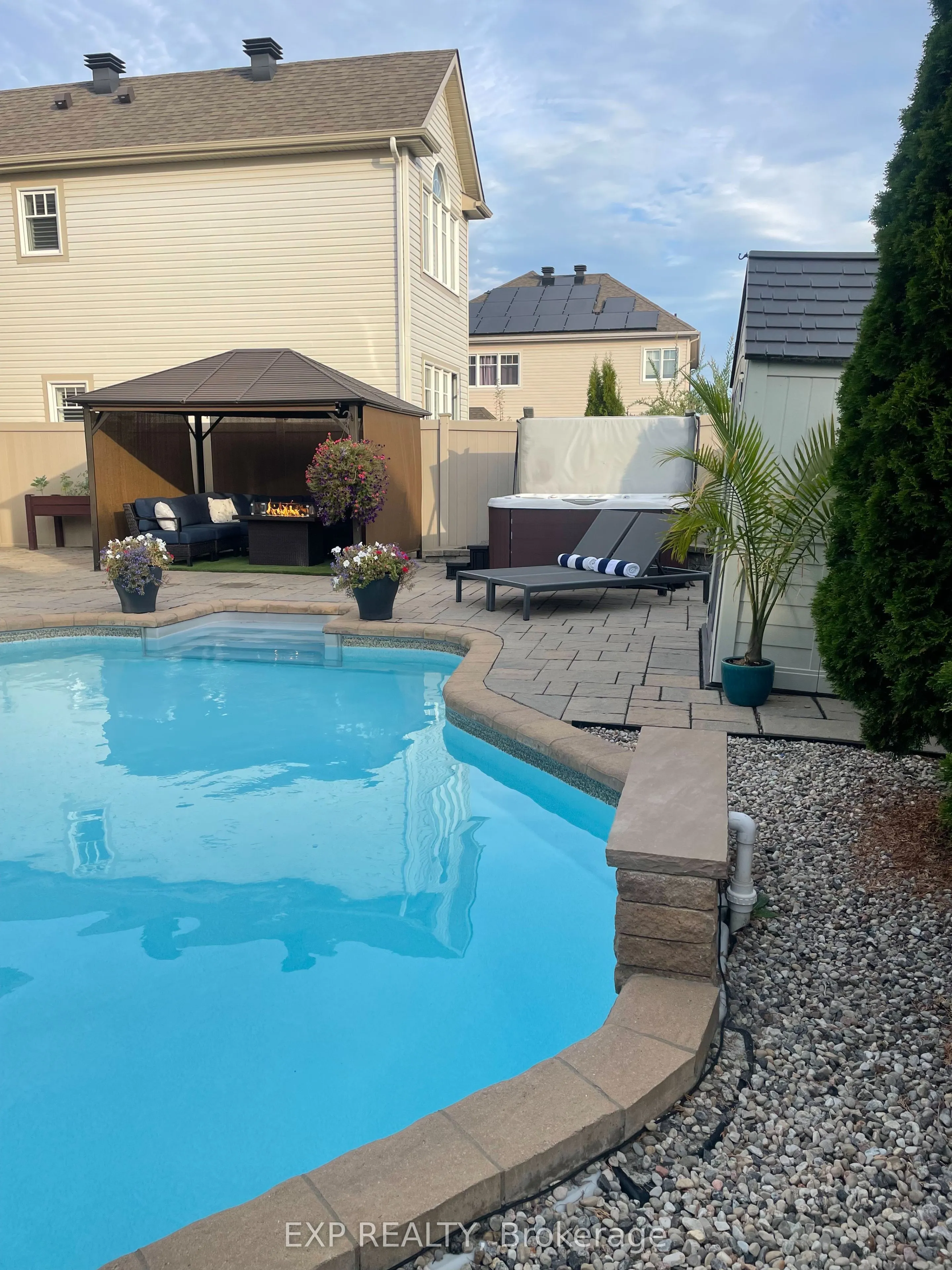 386 Andalusian Crescent