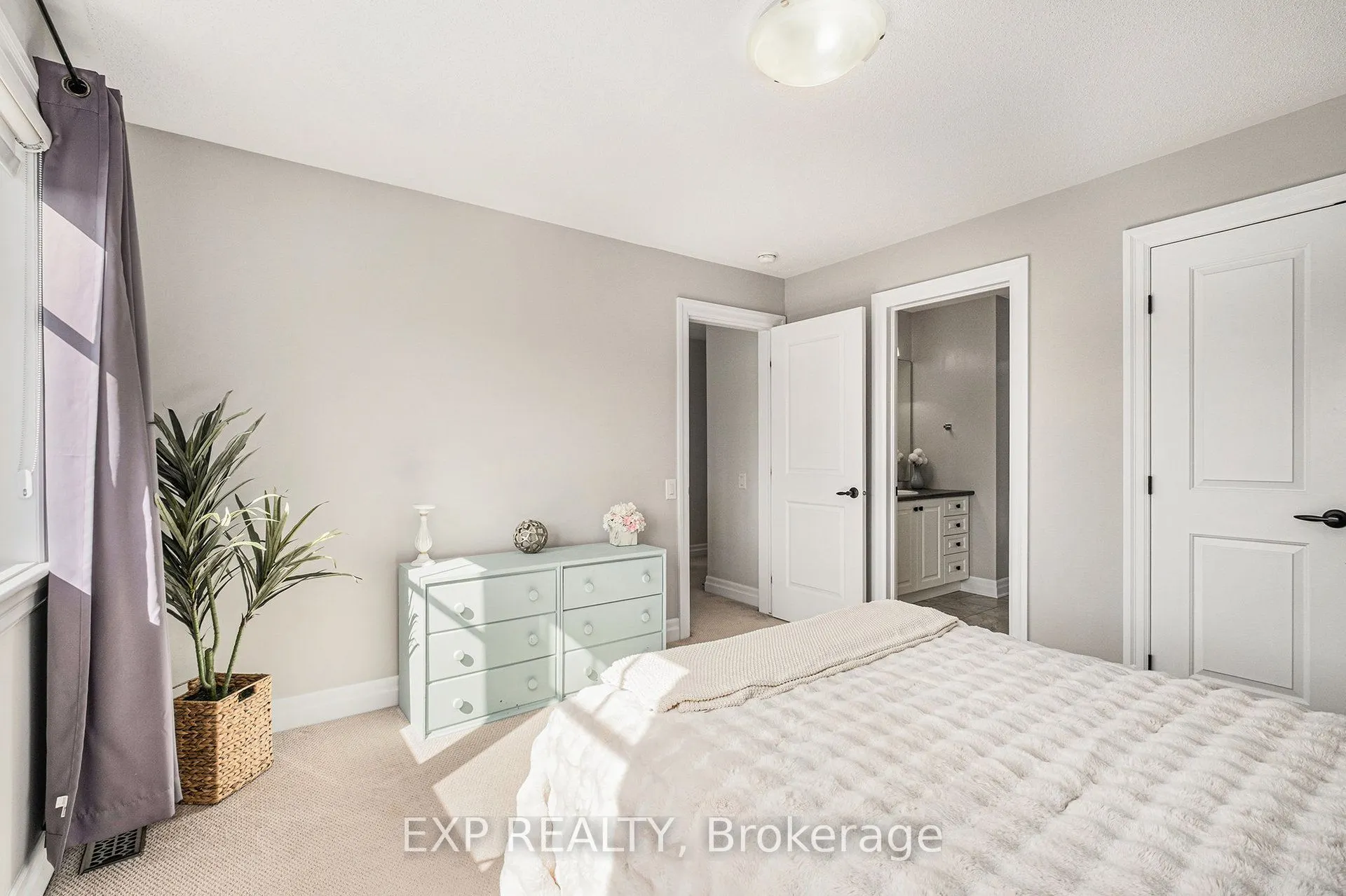 386 Andalusian Crescent