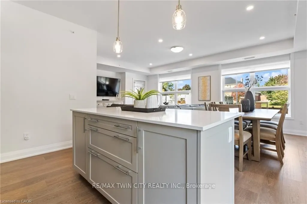 88 Gibson Street, #209