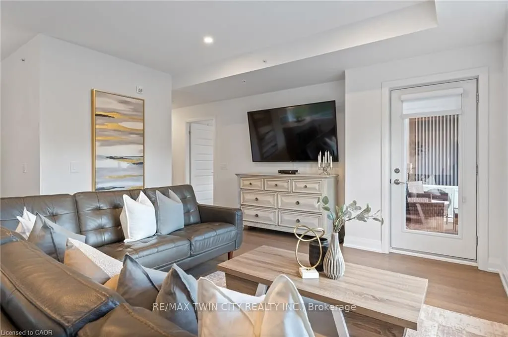 88 Gibson Street, #209