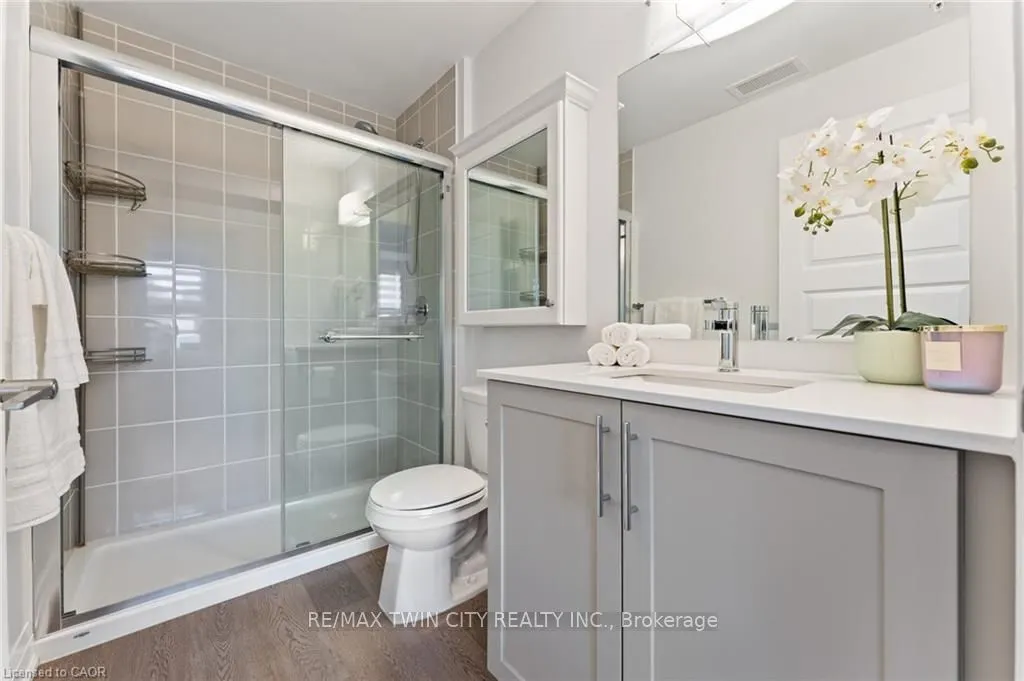 88 Gibson Street, #209