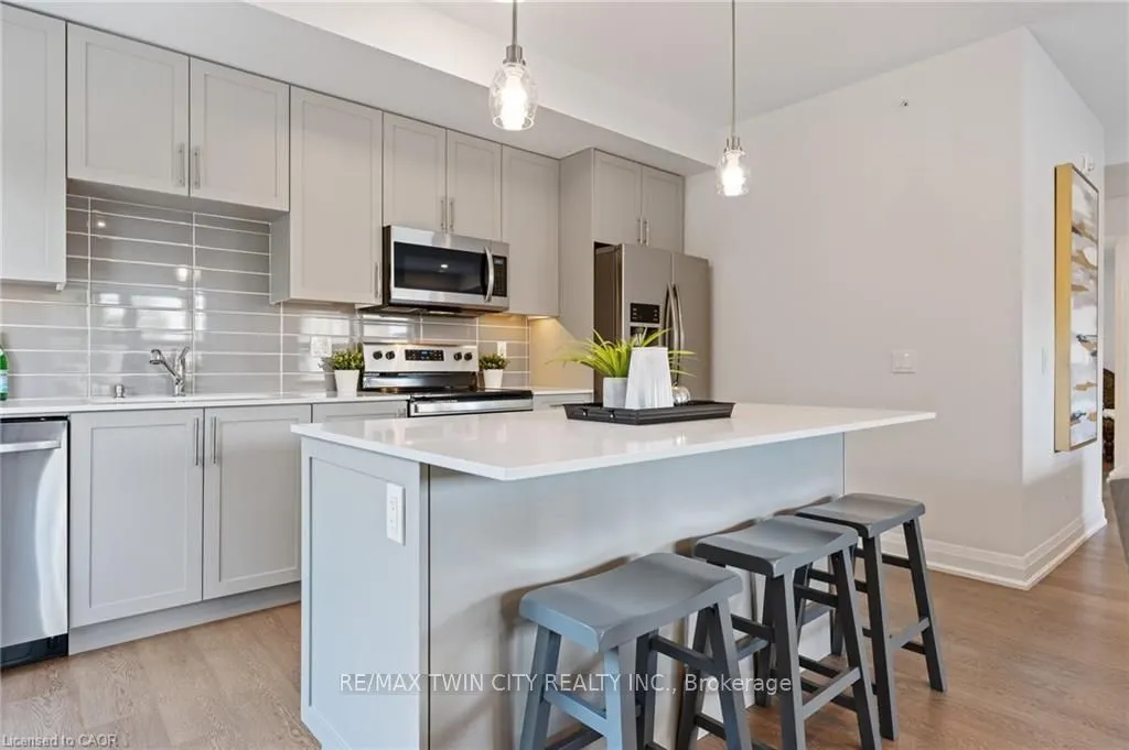88 Gibson Street, #209