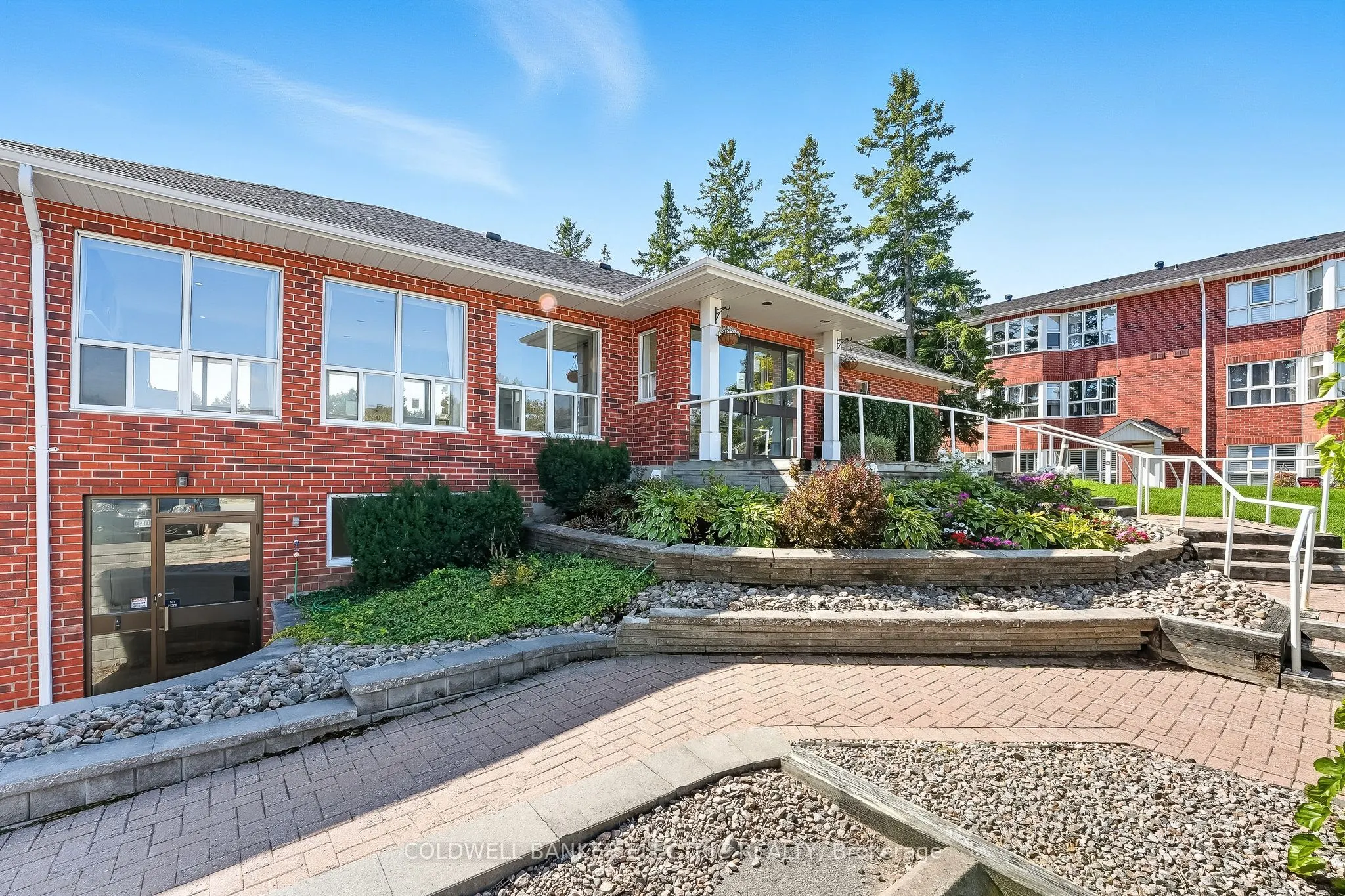 1 Heritage Way, #301