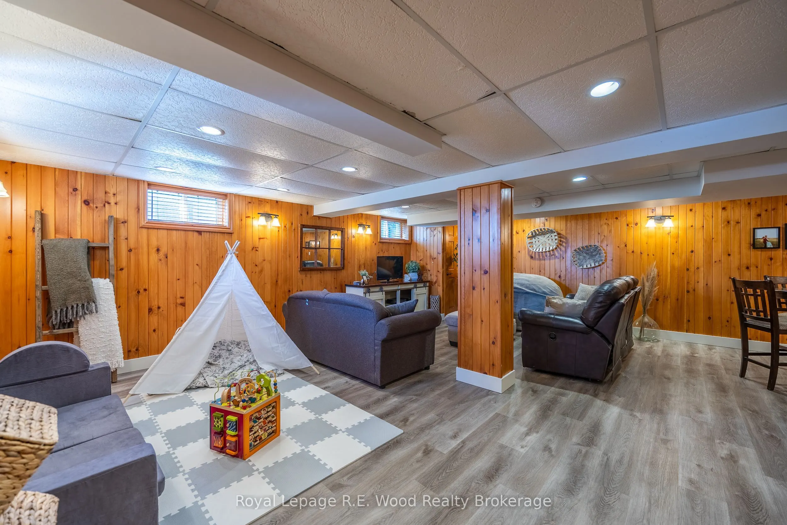 27 North Street W