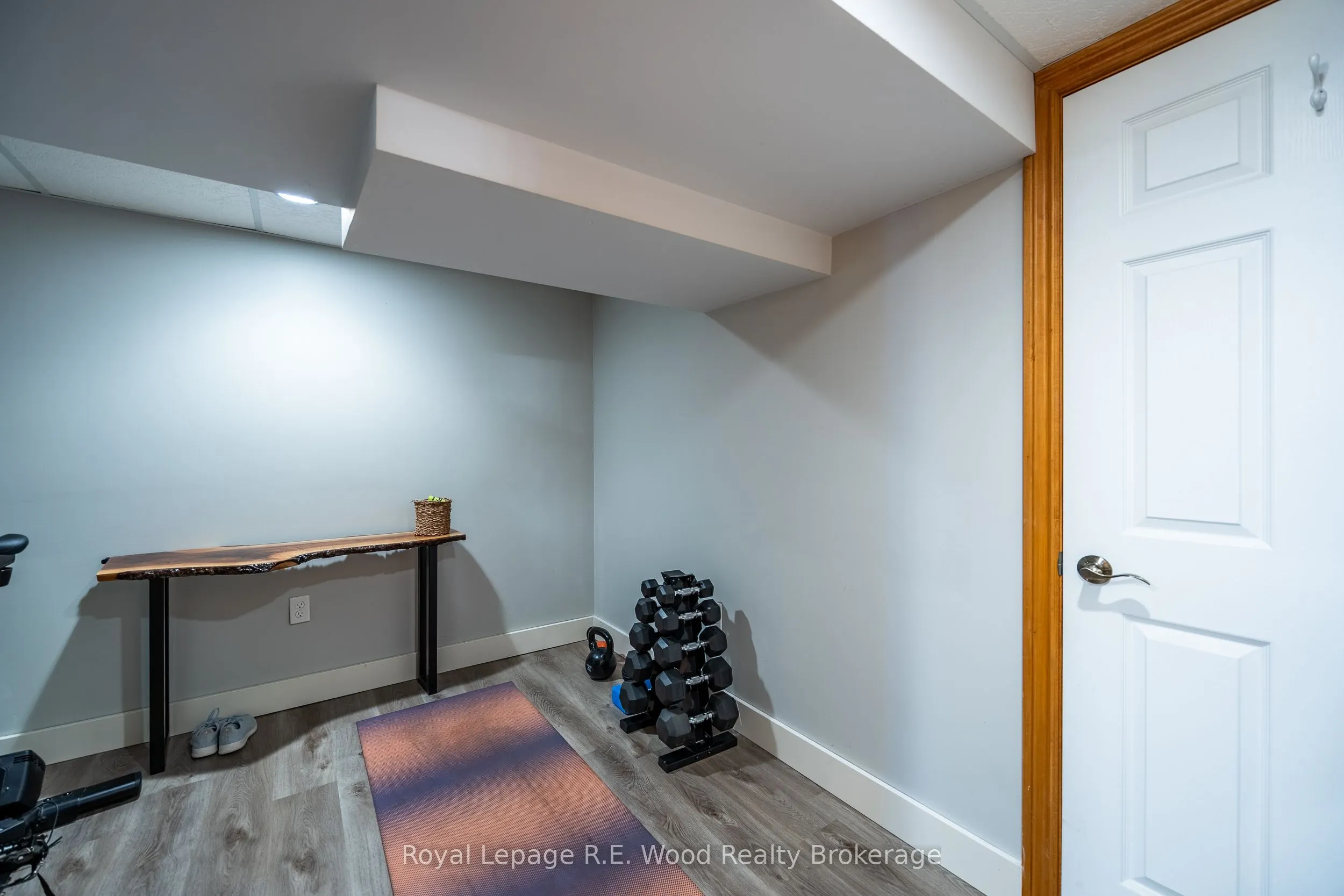 27 North Street W