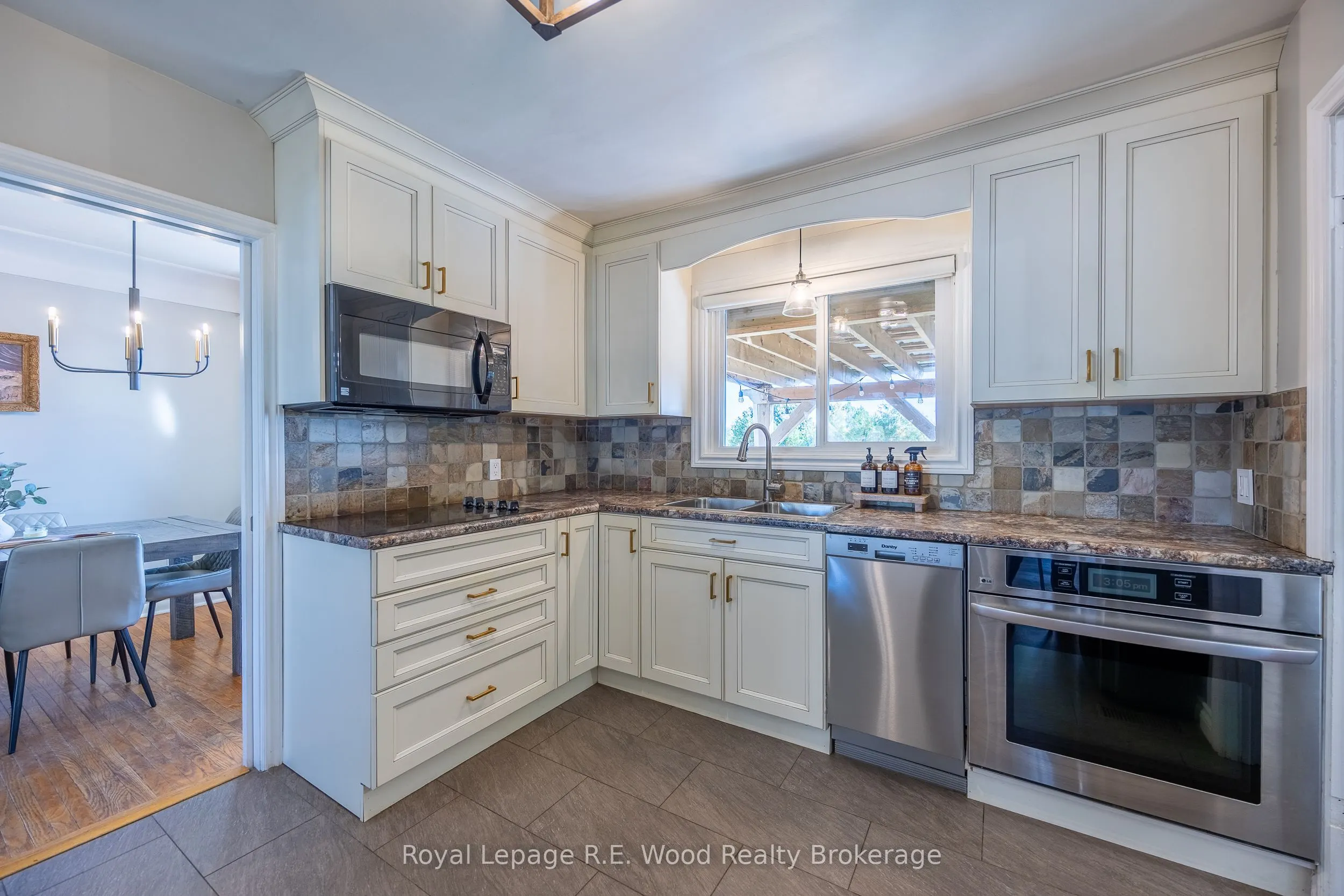 27 North Street W