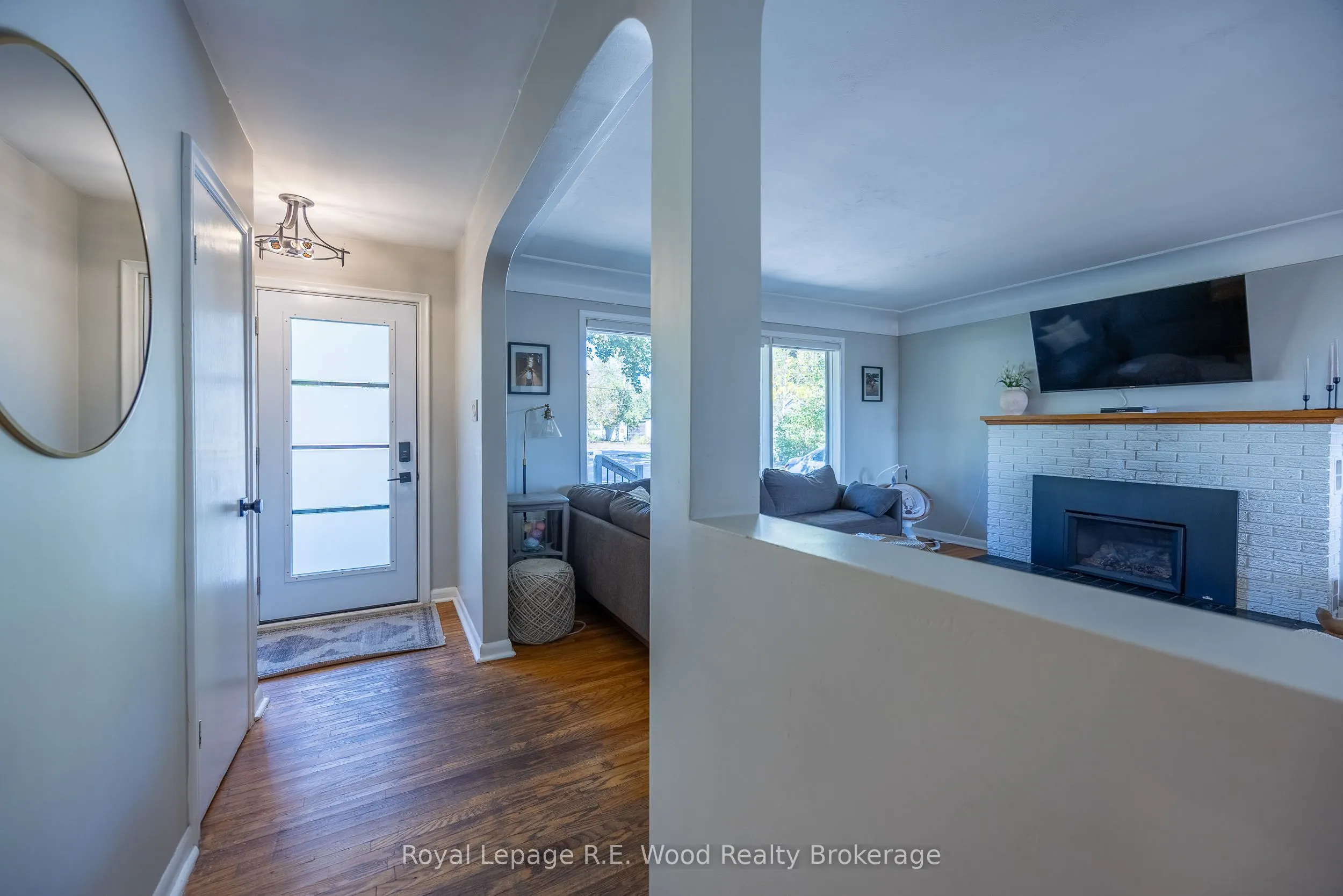 27 North Street W