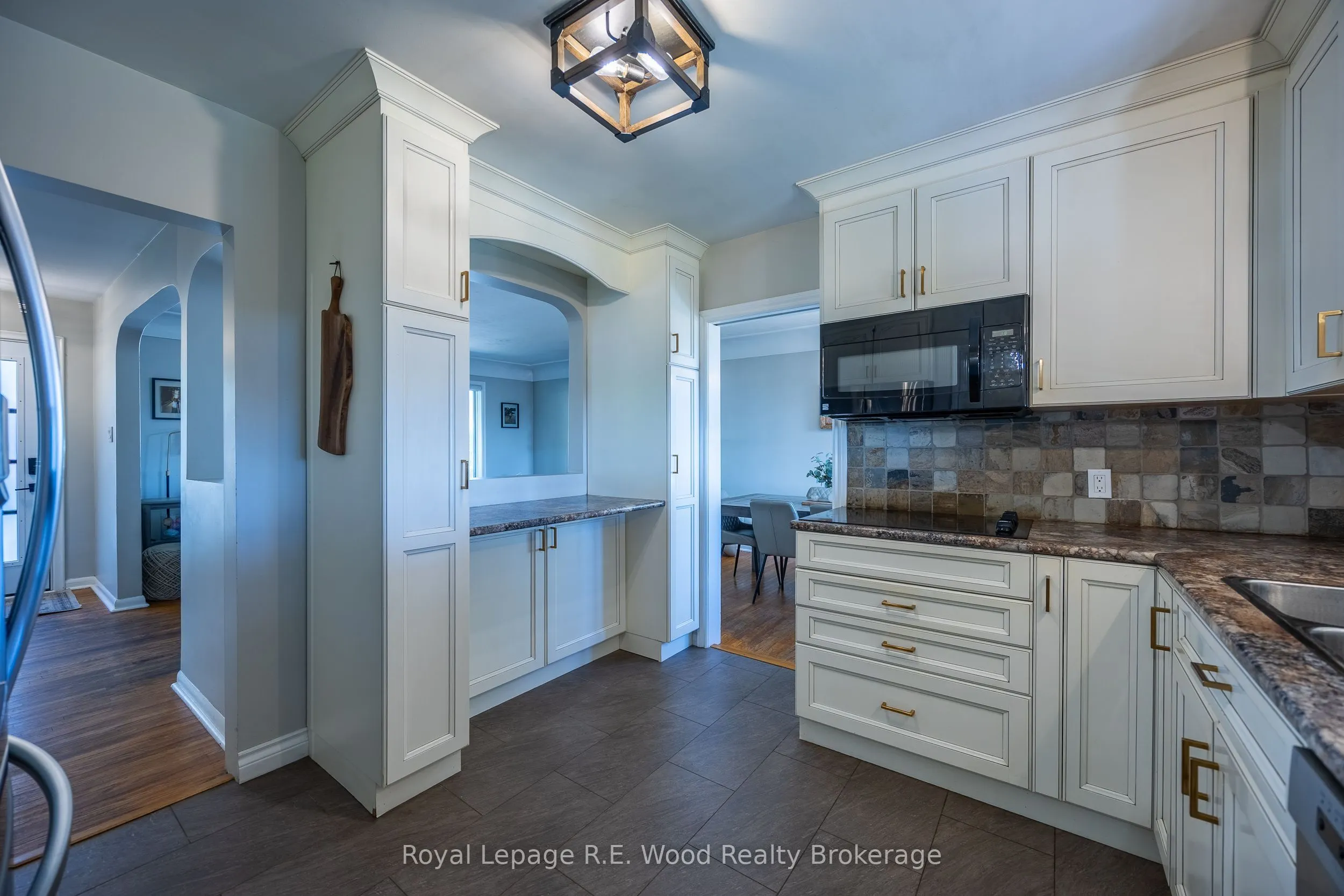 27 North Street W
