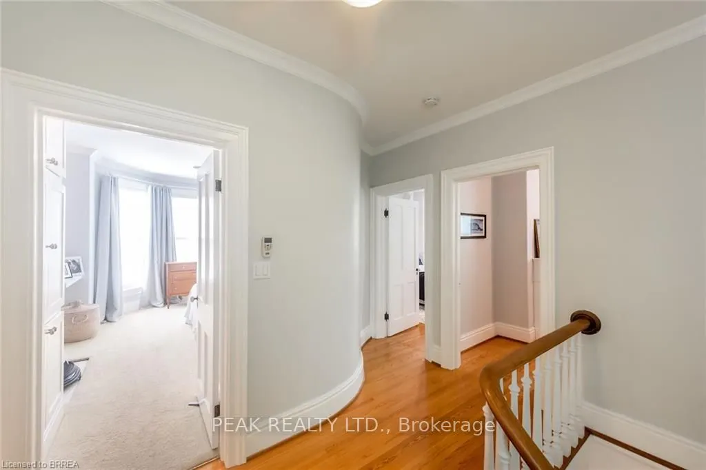 197 Grand River Street N