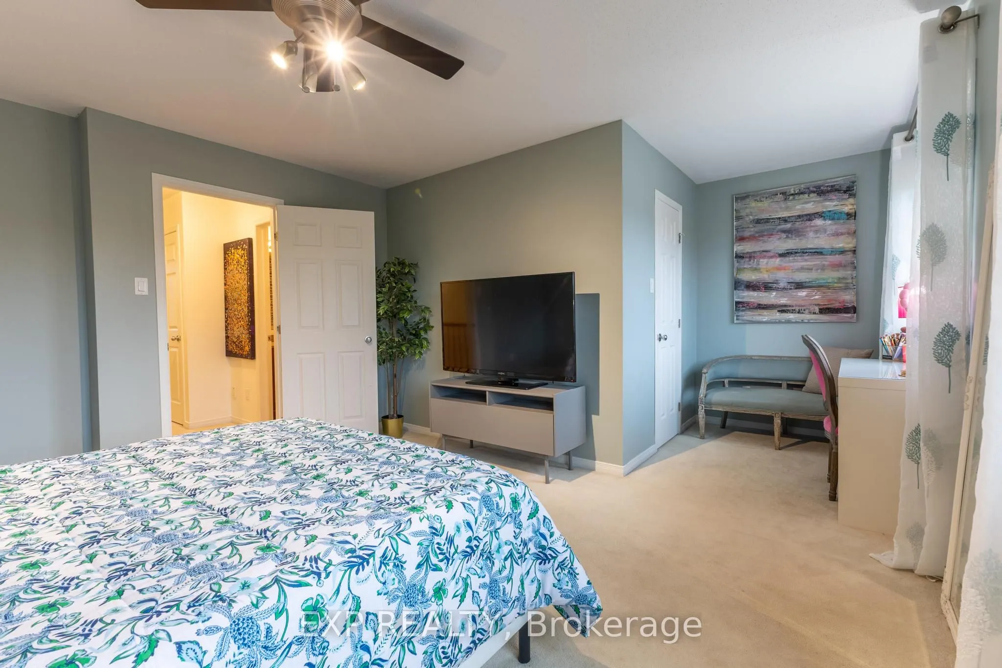 2341 Glandriel Crescent