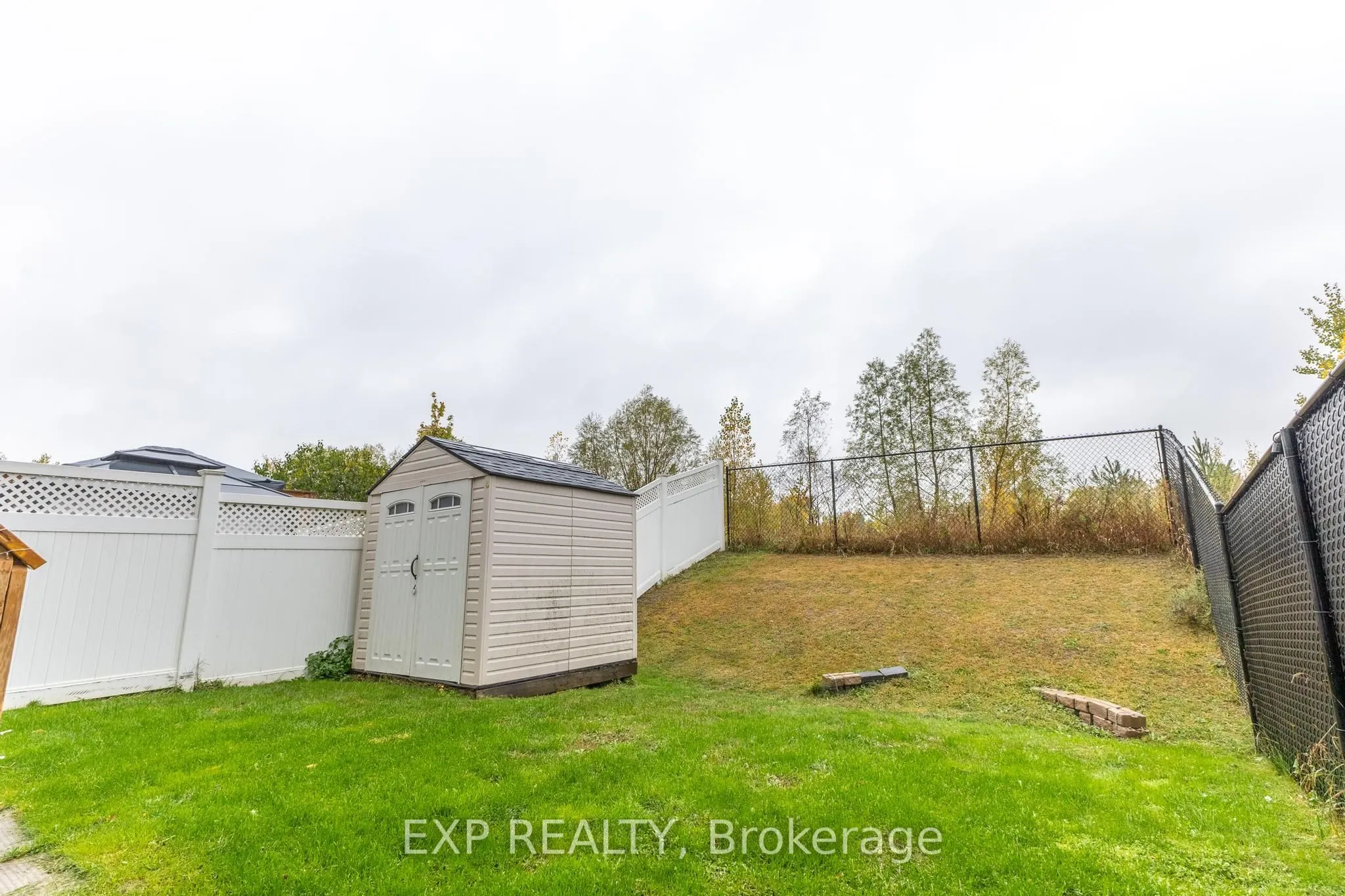 2341 Glandriel Crescent