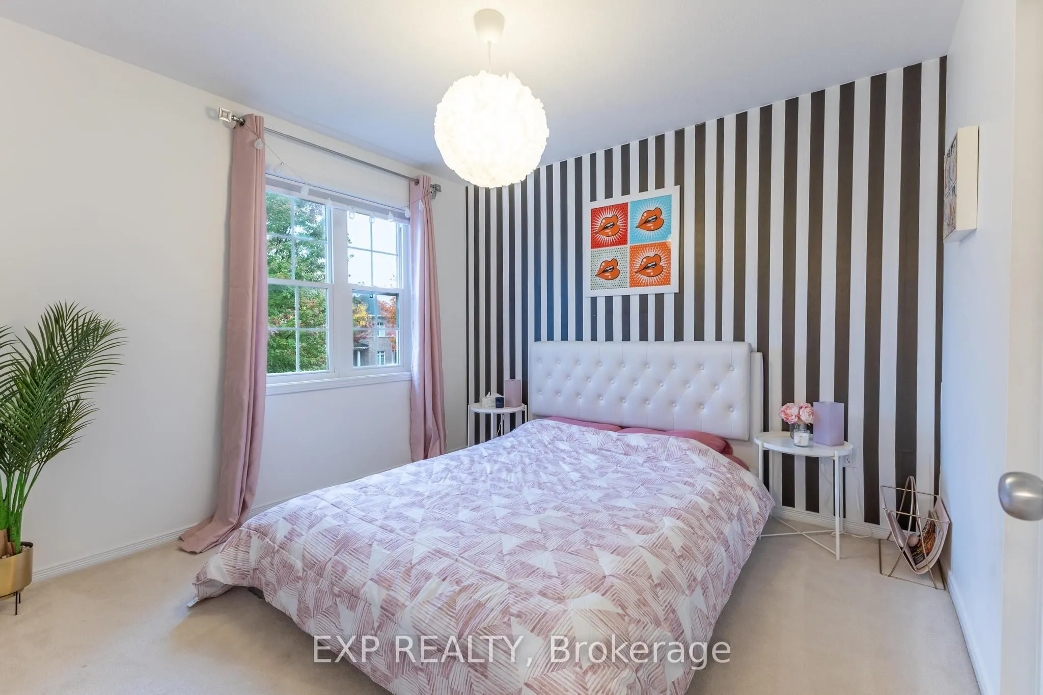 2341 Glandriel Crescent