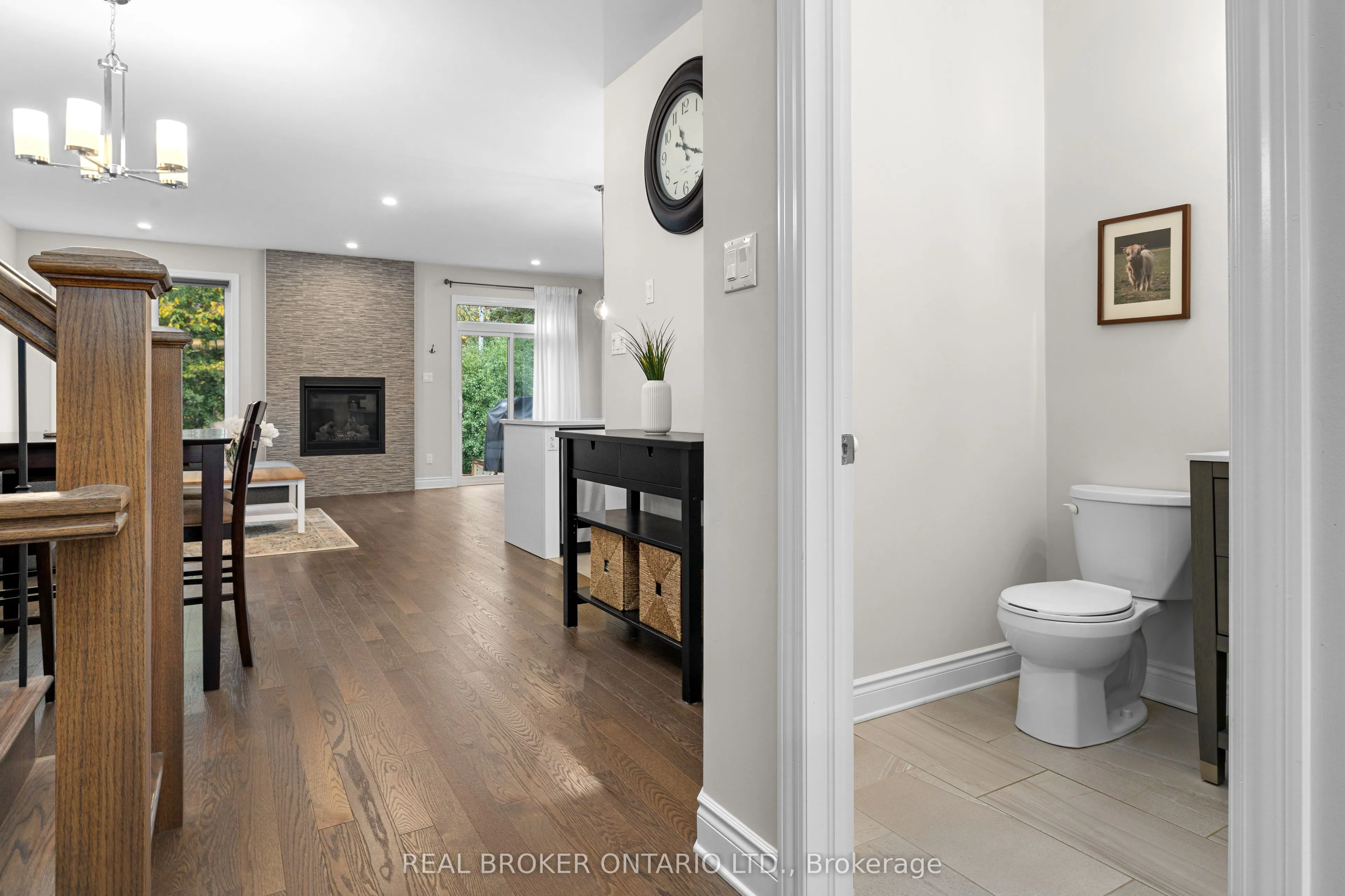 103 Dulmage Crescent