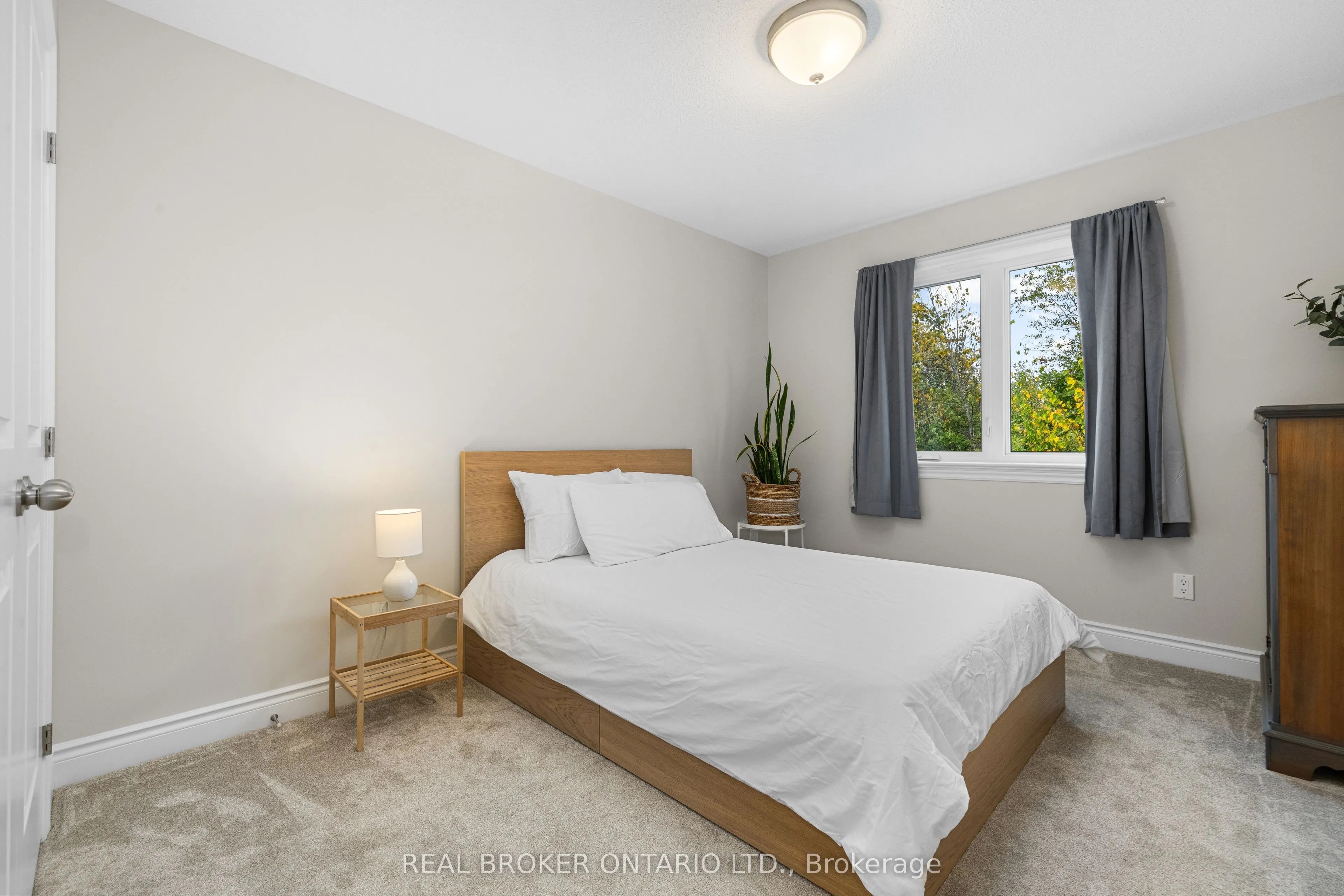 103 Dulmage Crescent