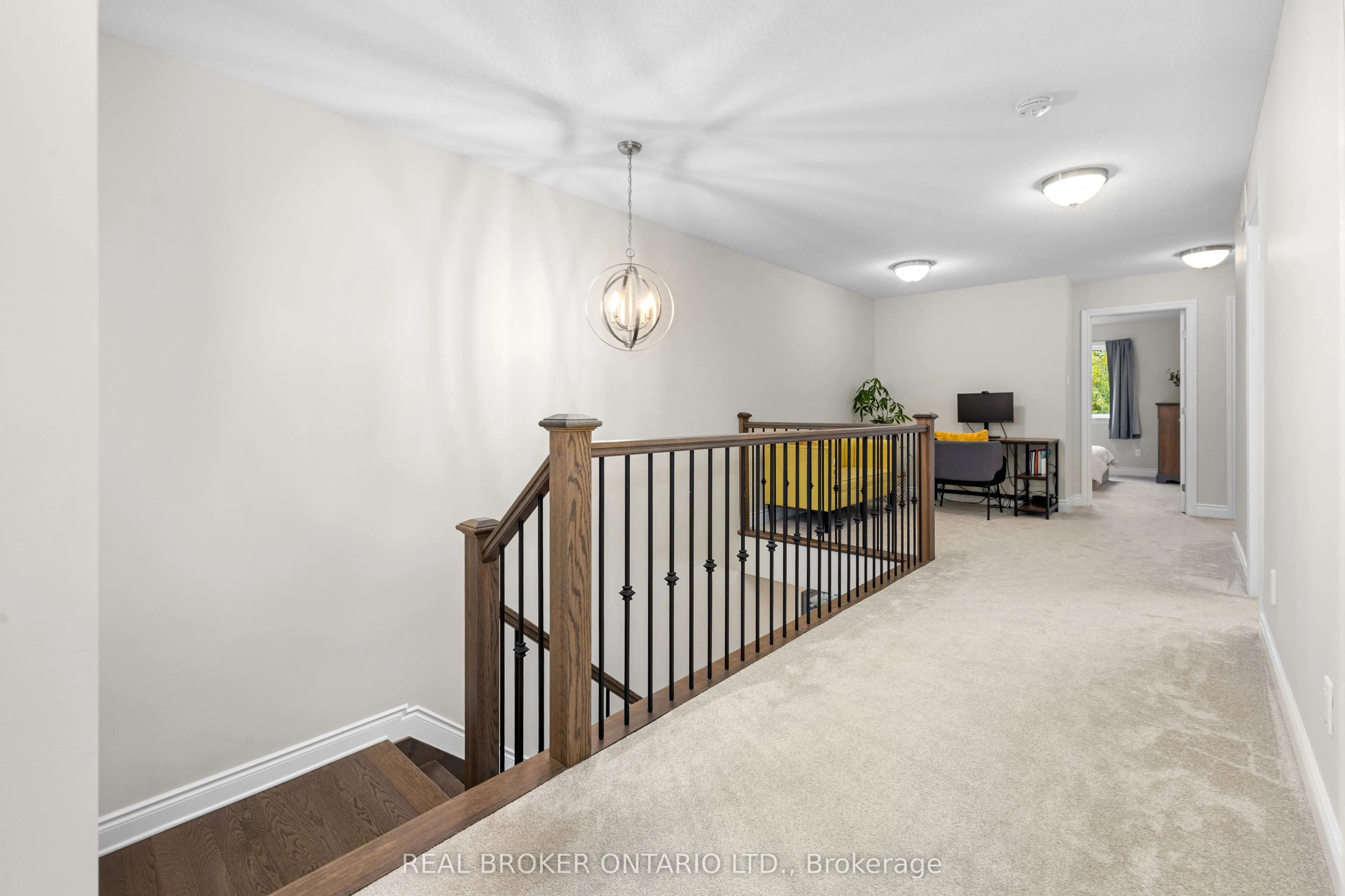 103 Dulmage Crescent