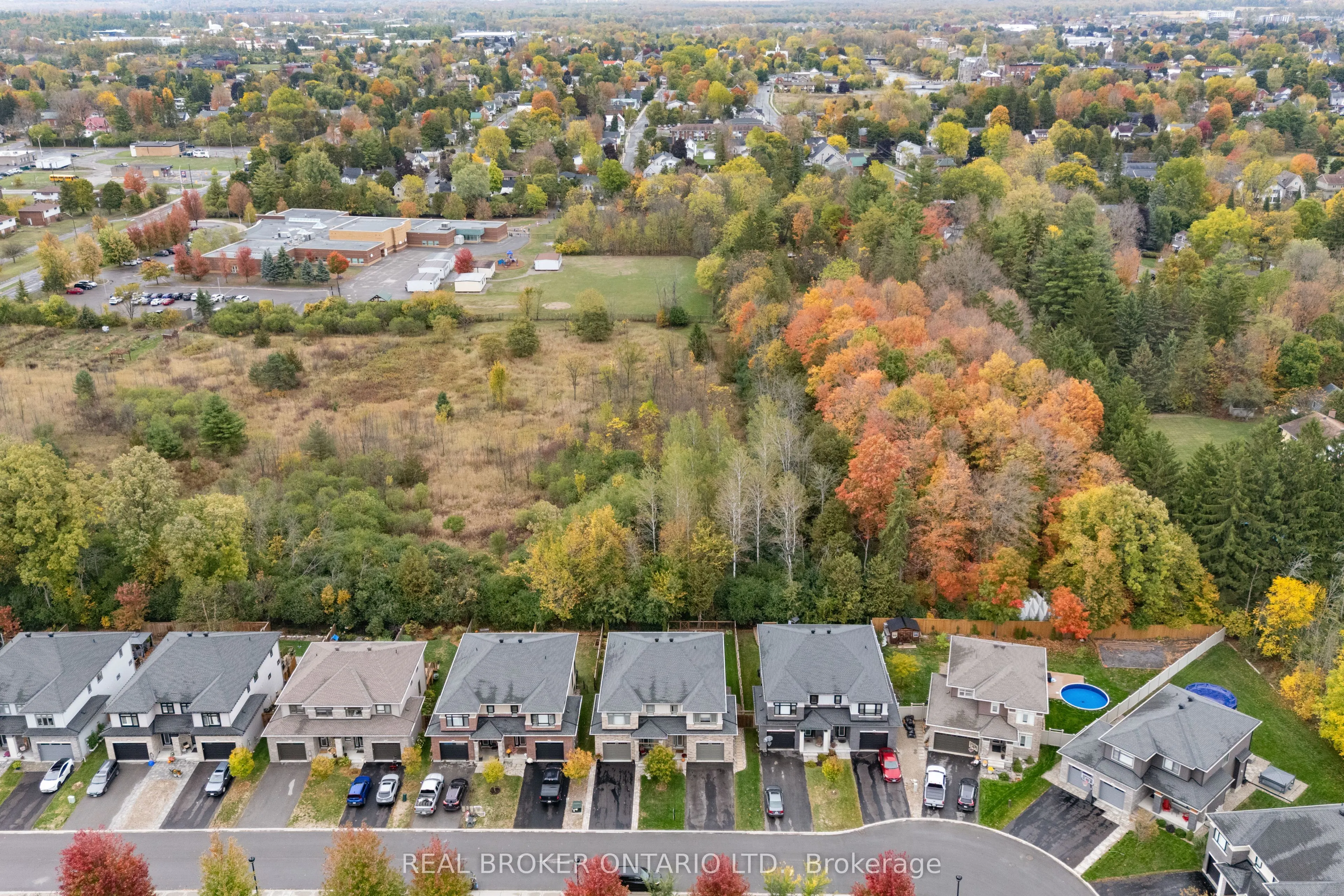 103 Dulmage Crescent