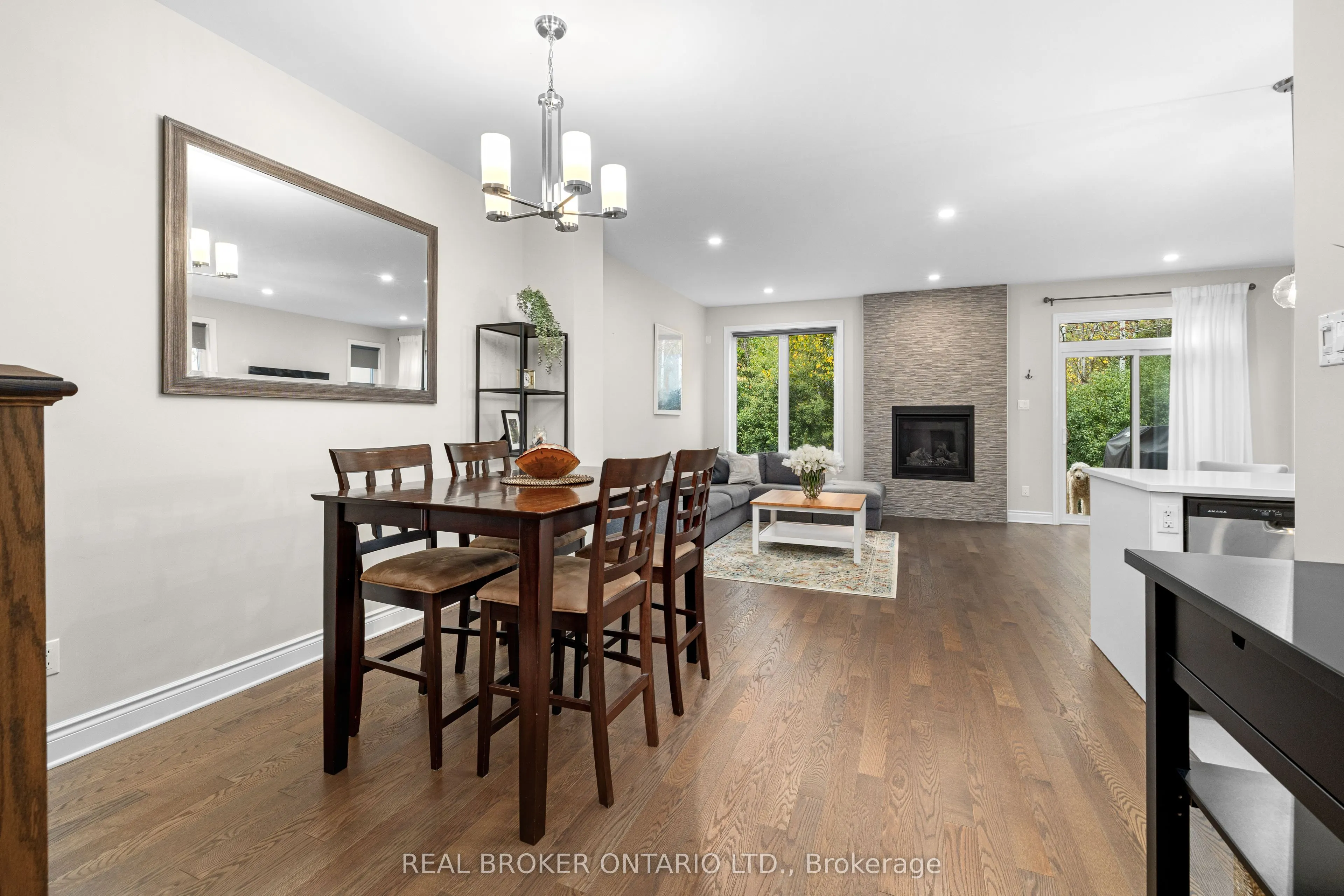 103 Dulmage Crescent