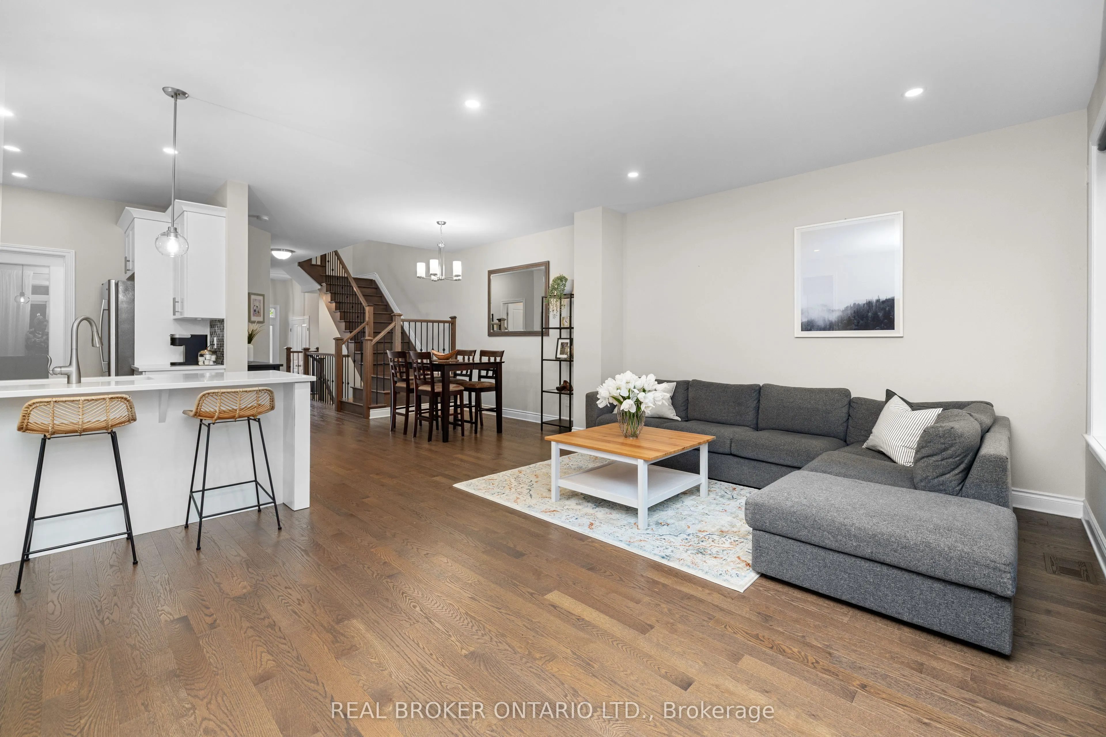 103 Dulmage Crescent