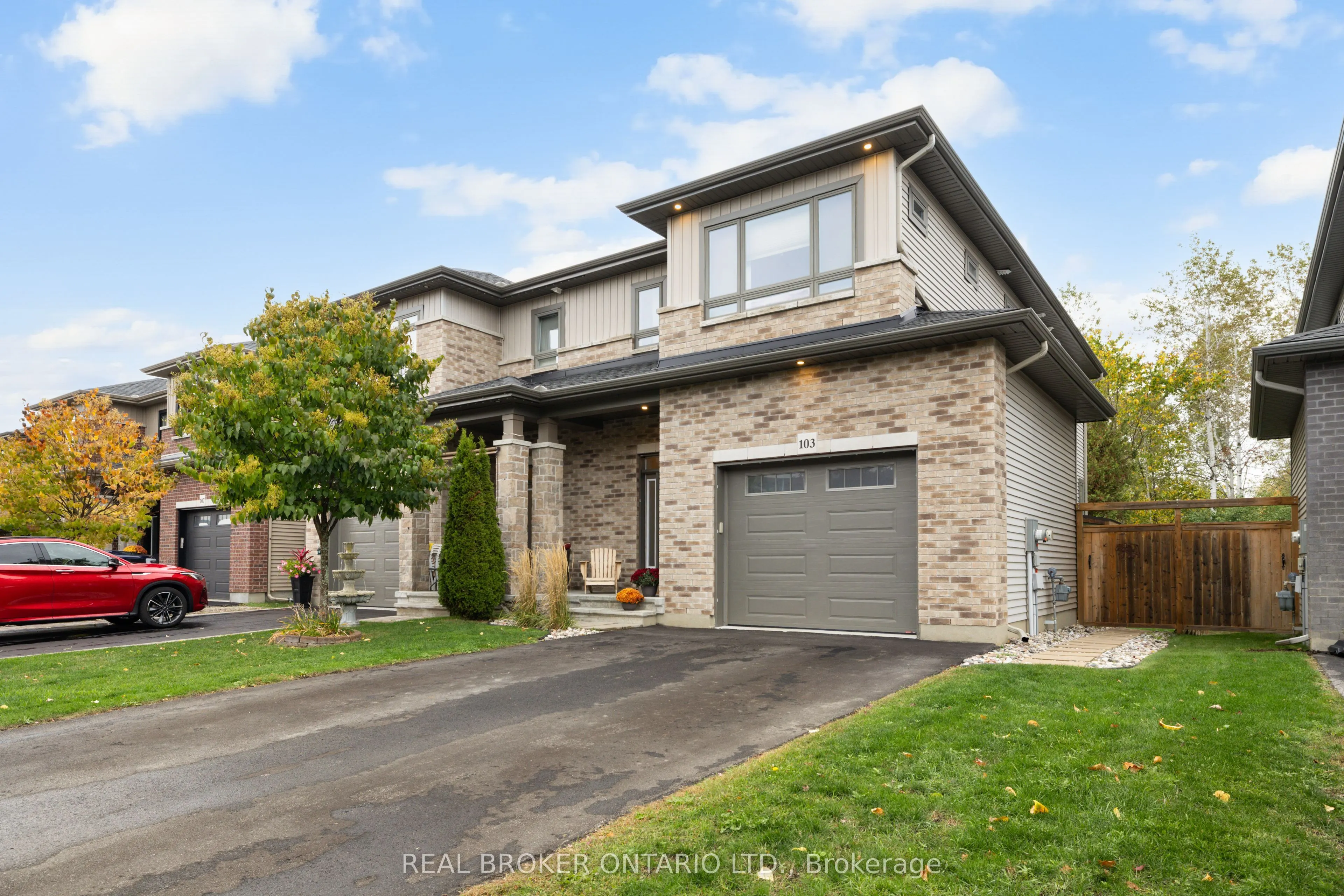 103 Dulmage Crescent