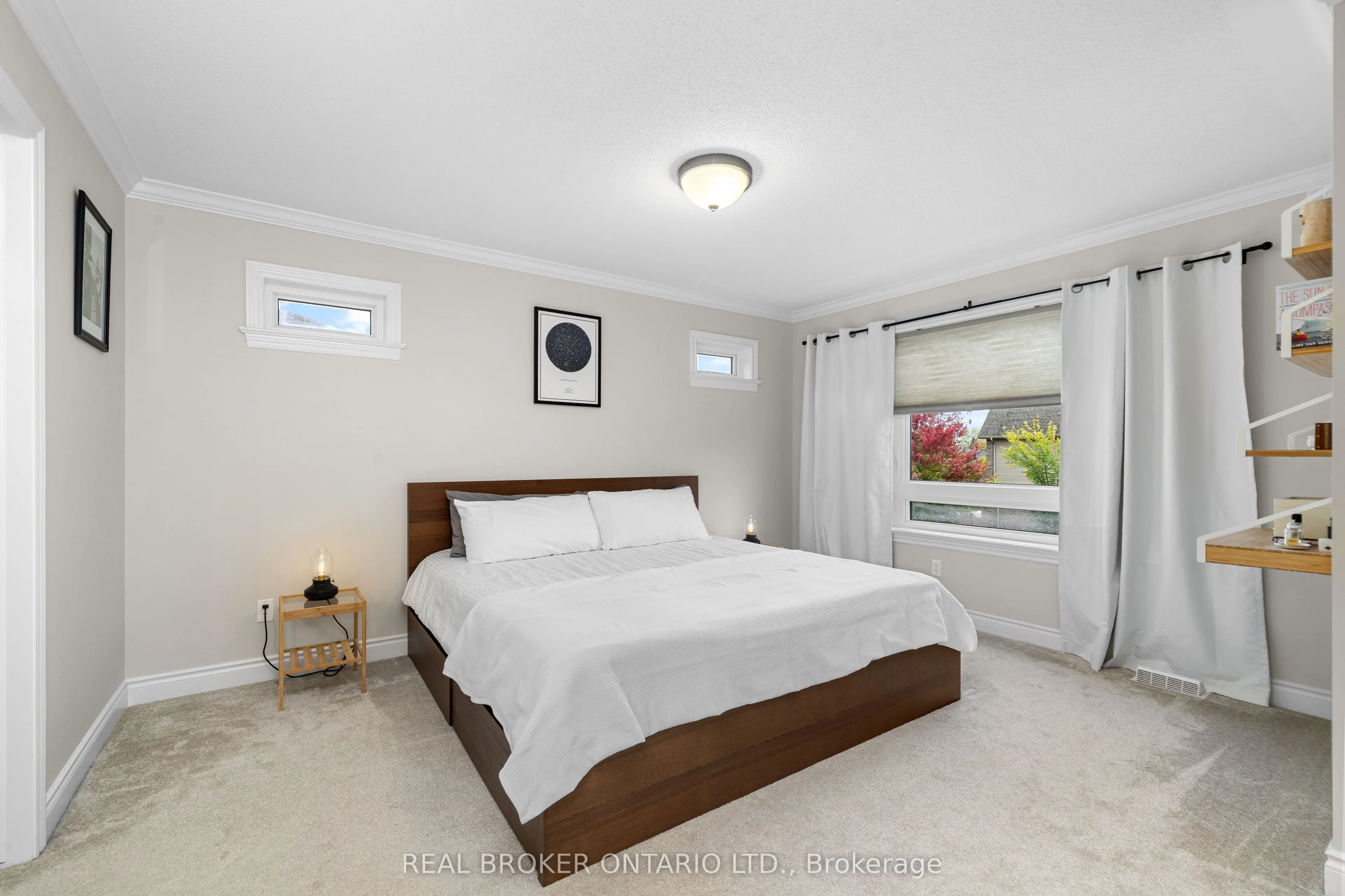 103 Dulmage Crescent